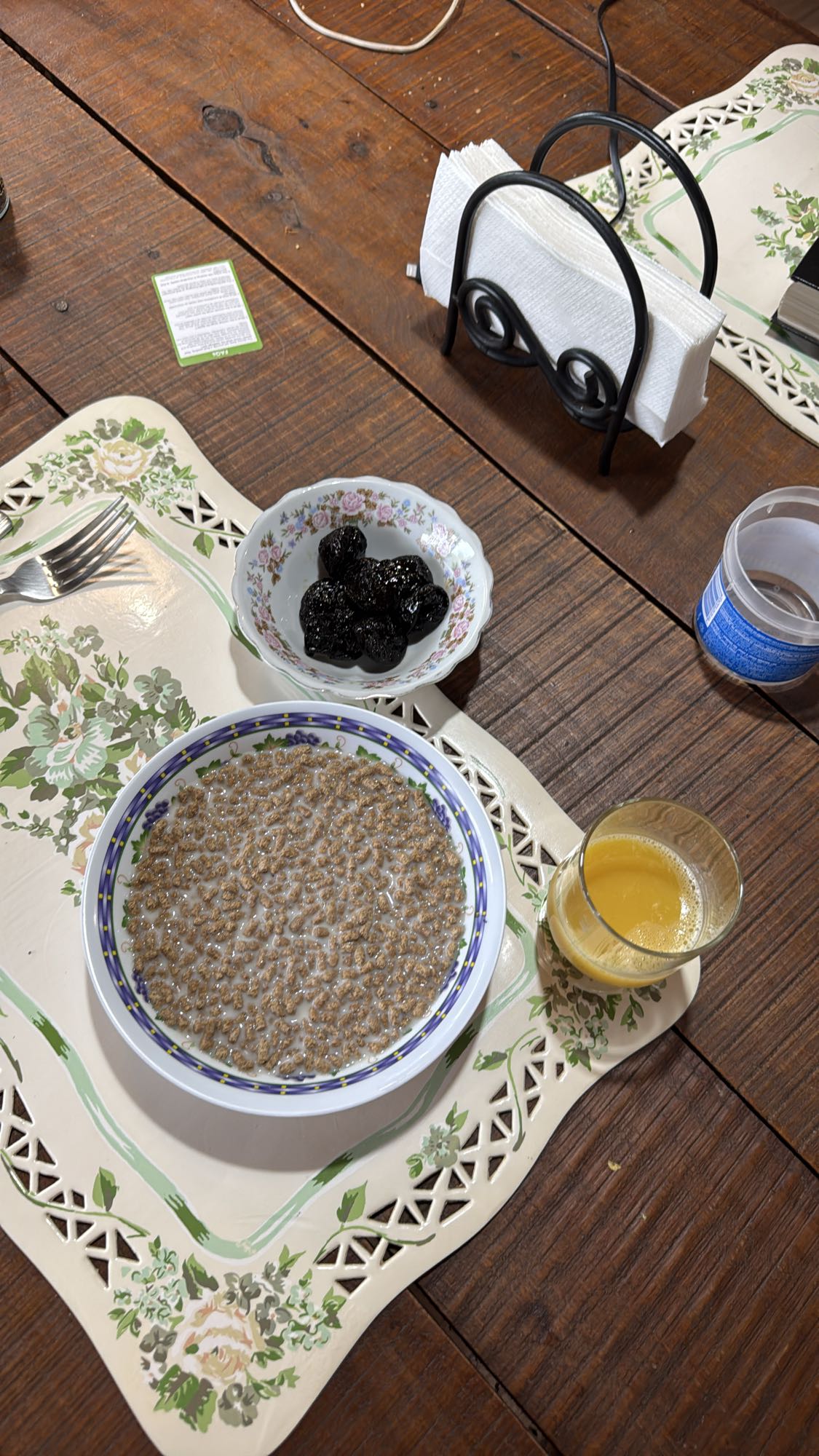 Desayuno con cereal y jugo