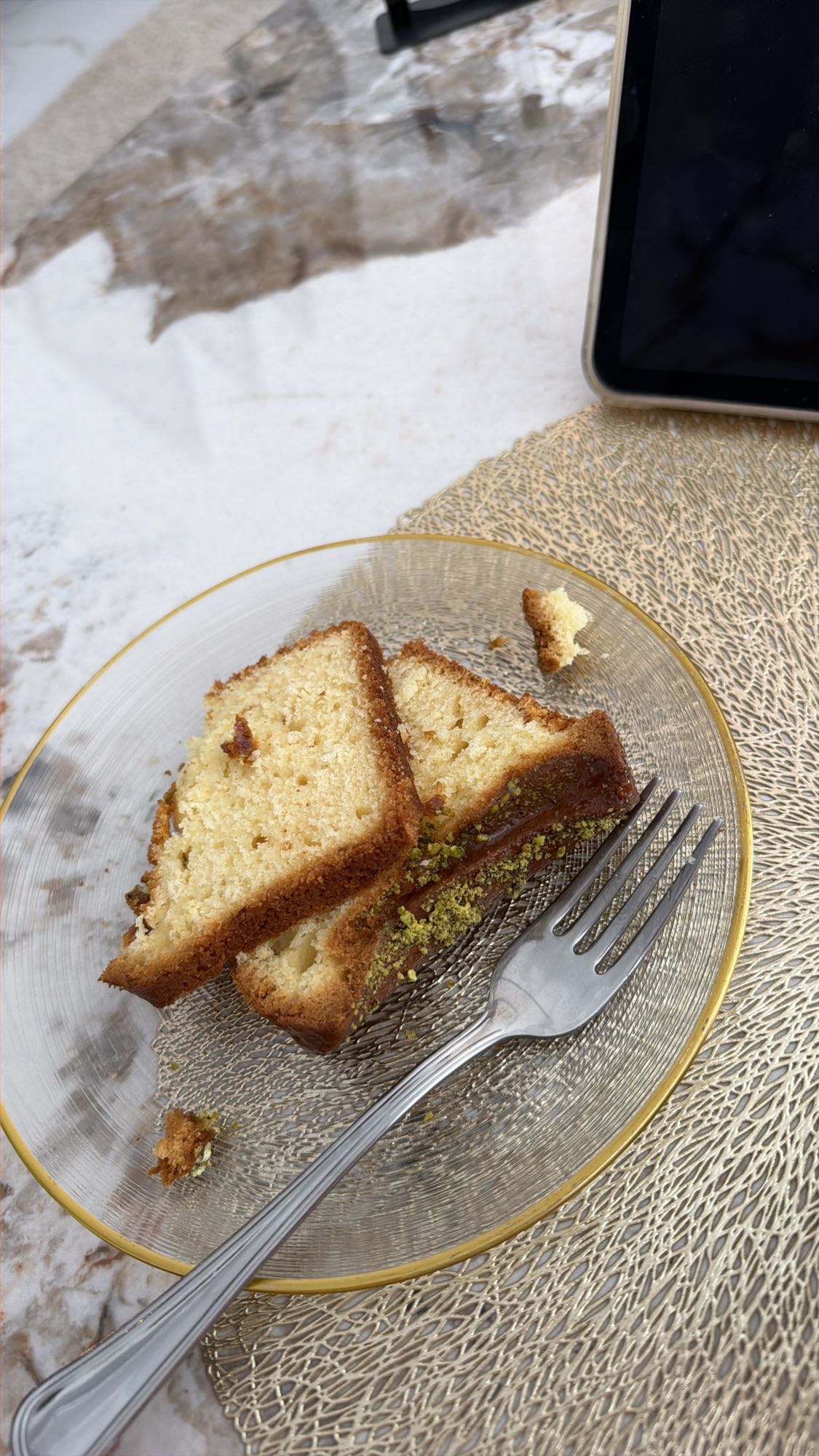 Кекс с фисташками