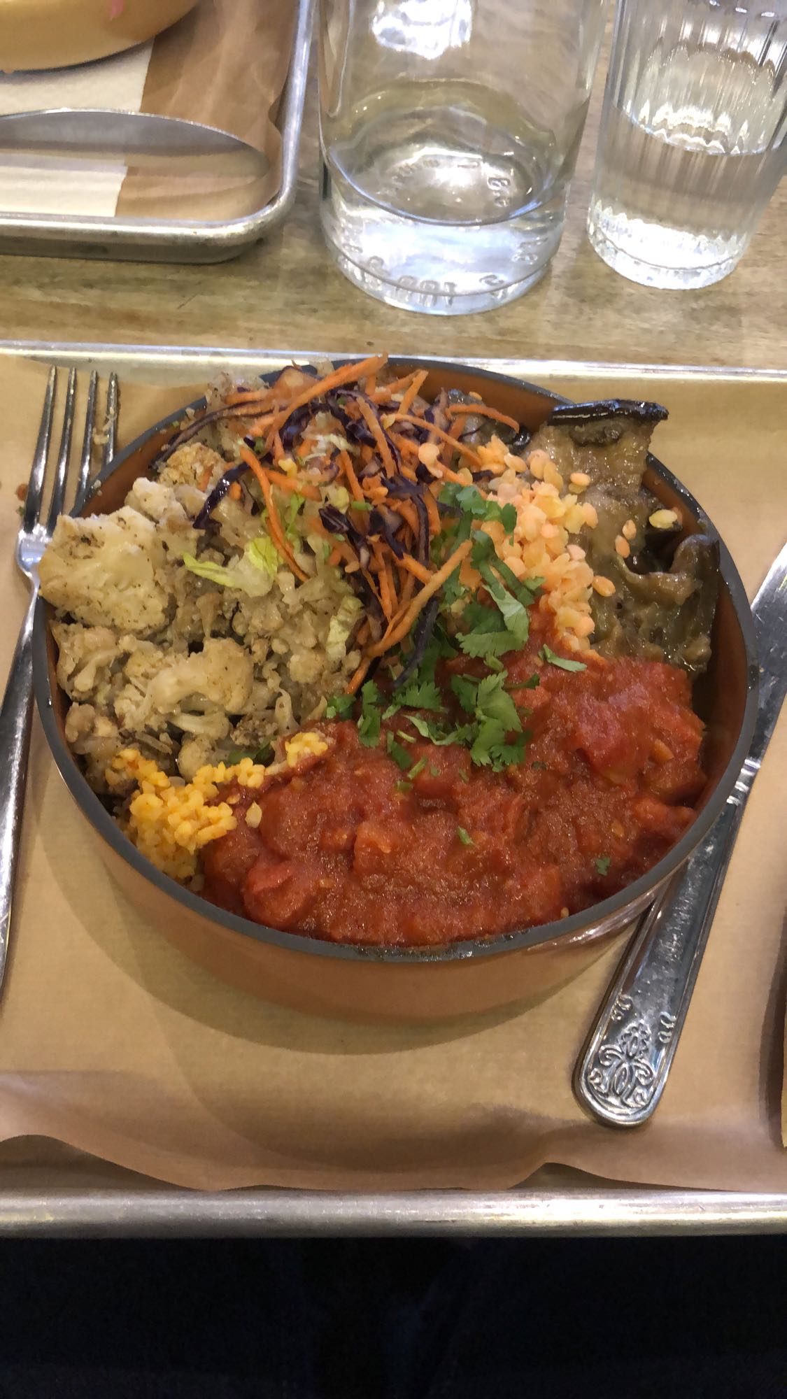 Bol de légumes épicés