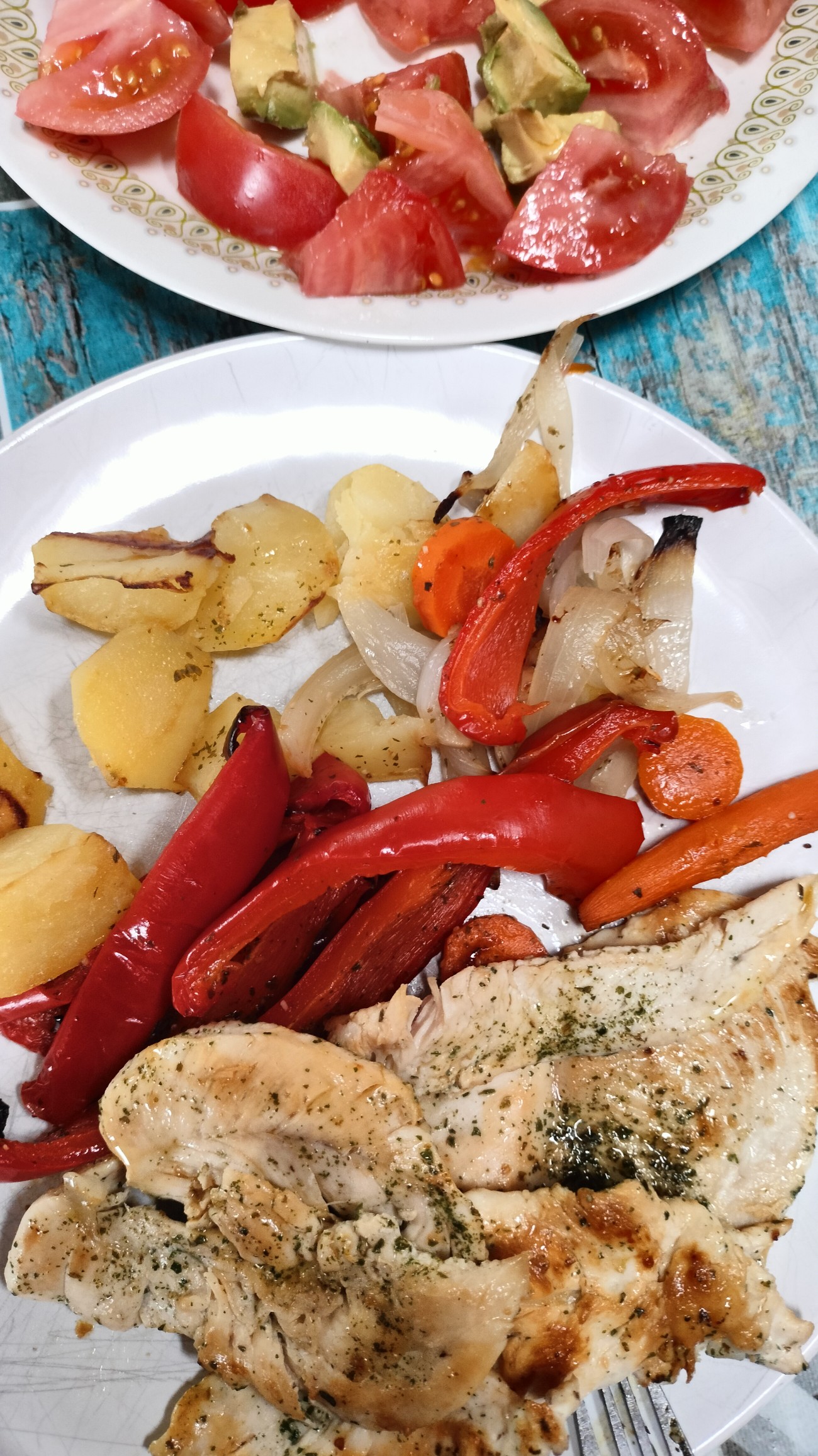 Pollo con vegetales asados