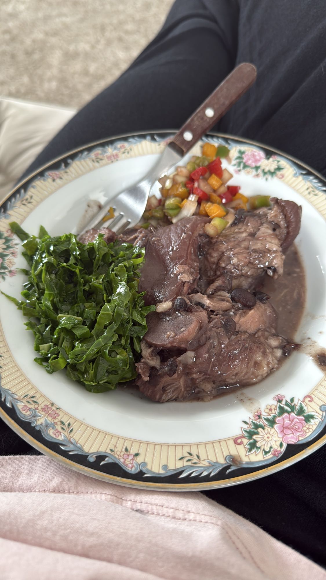 Feijoada com couve e vinagrete