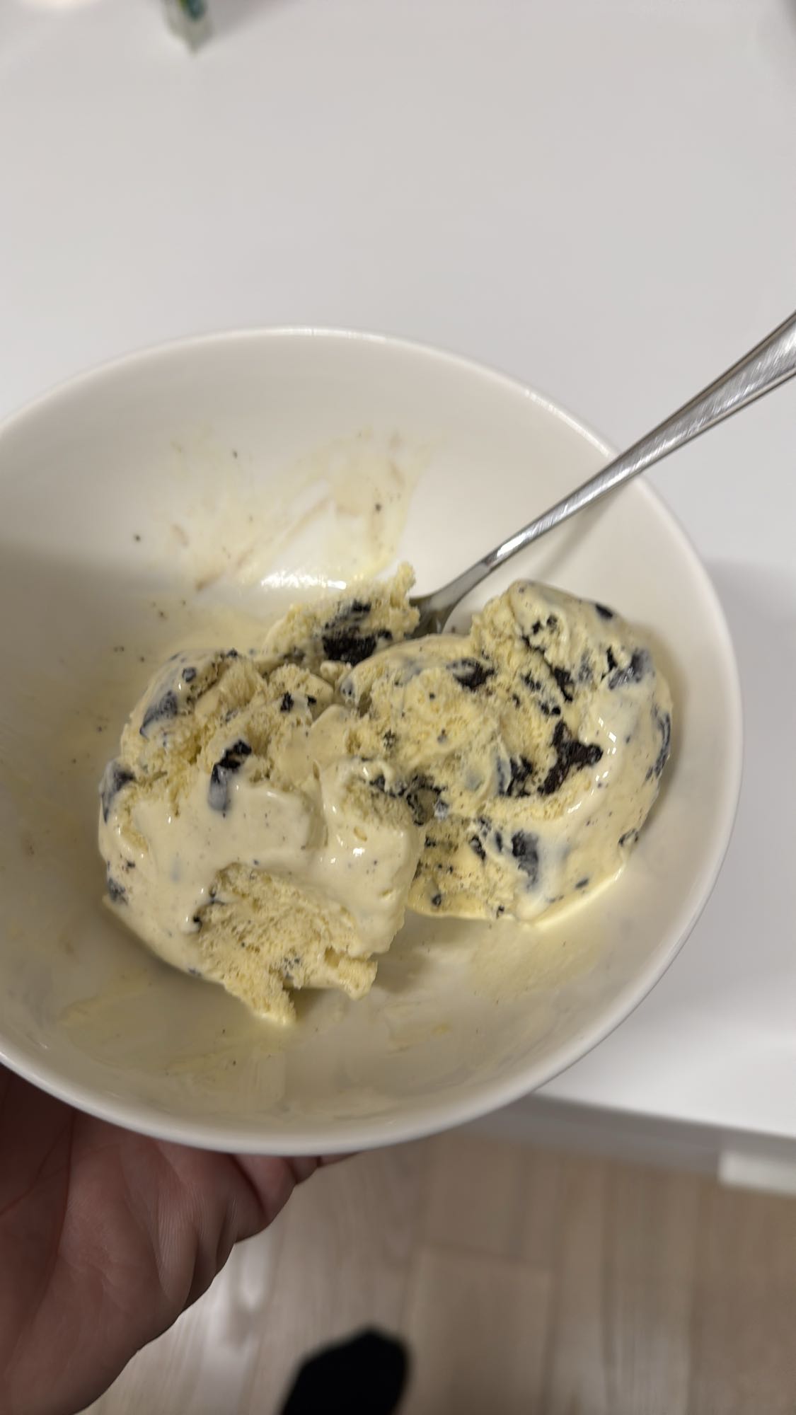 Lody z kawałkami ciastek