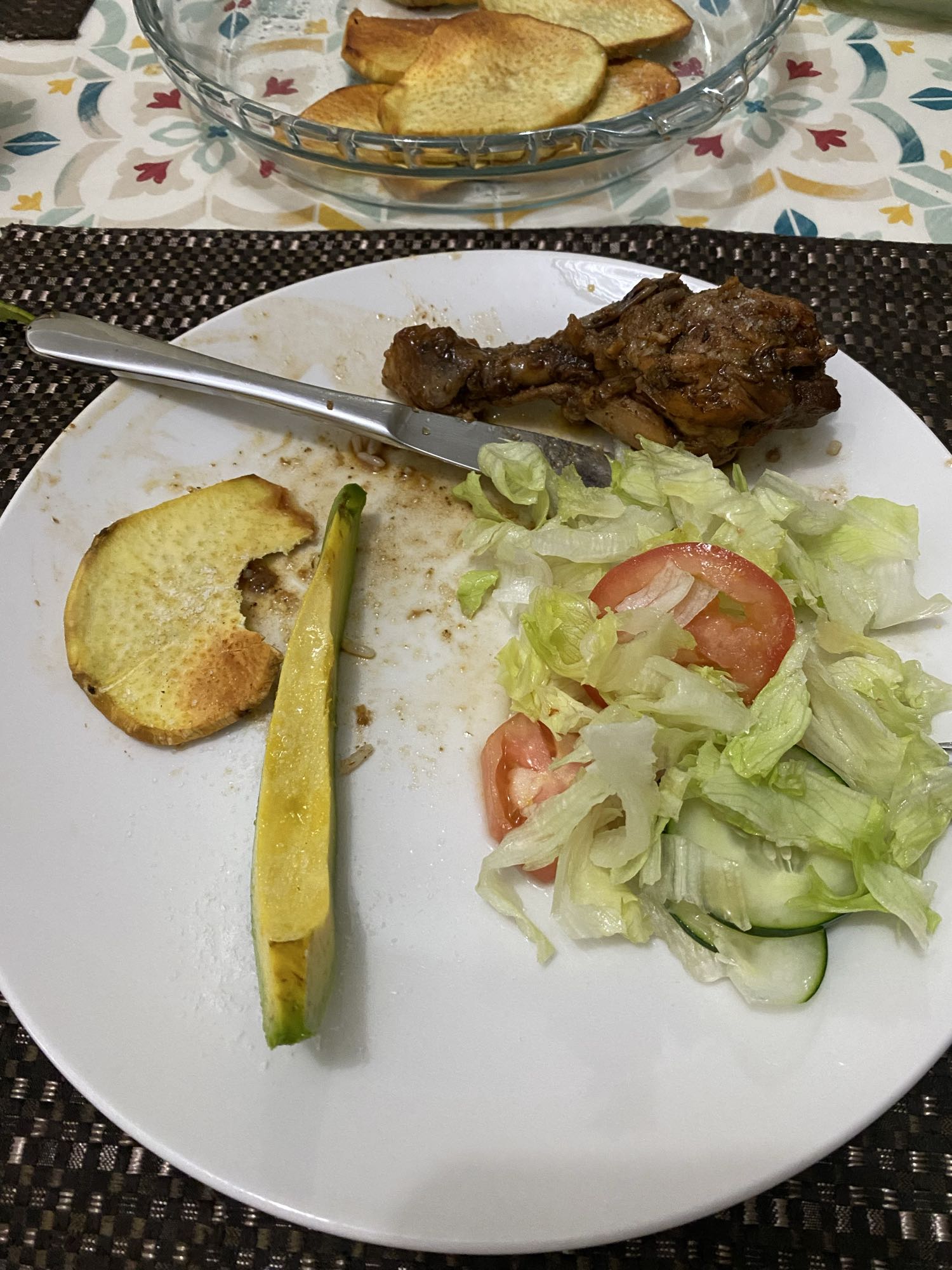 Pollo con ensalada