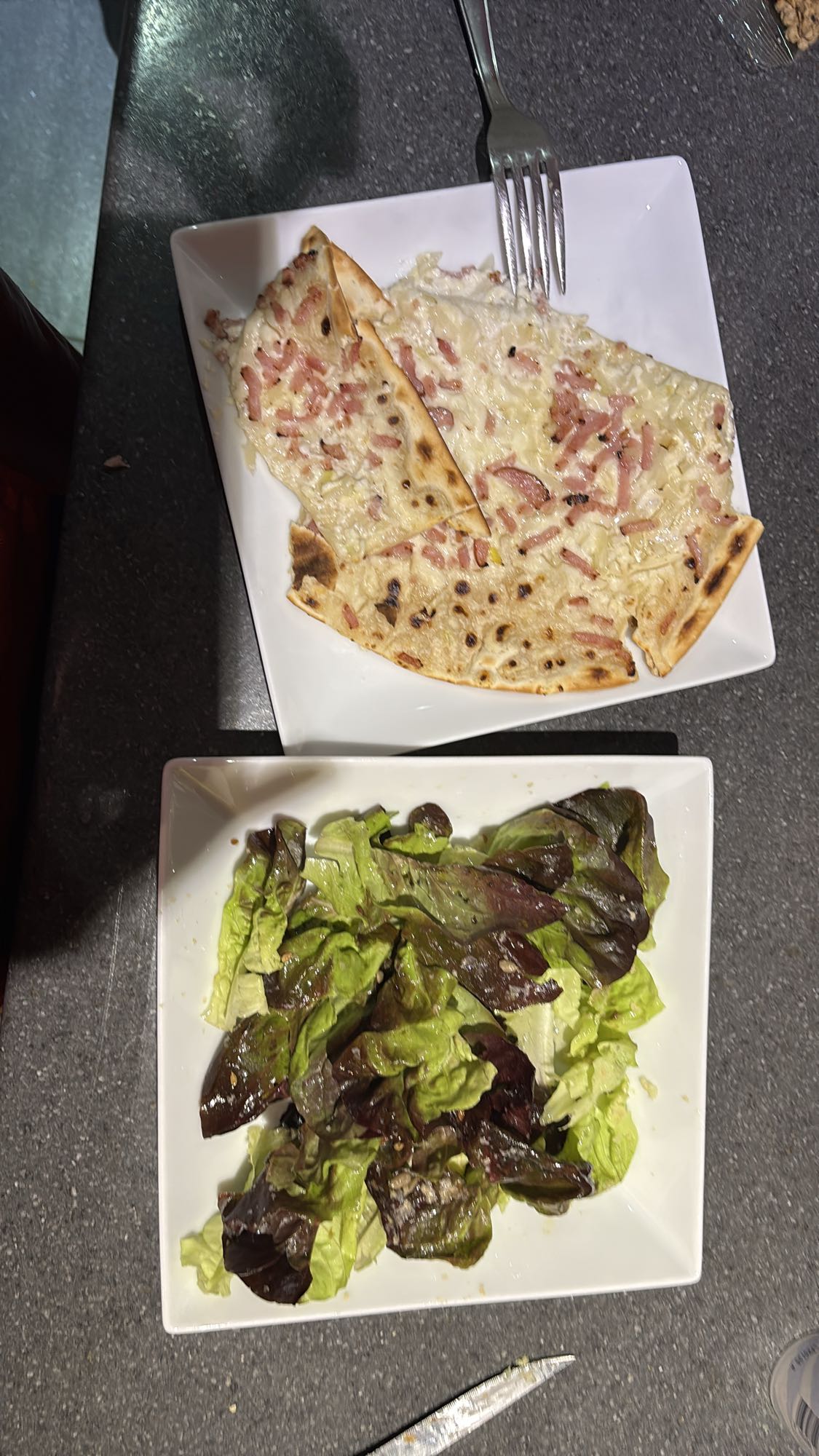 Tarte flambée et salade
