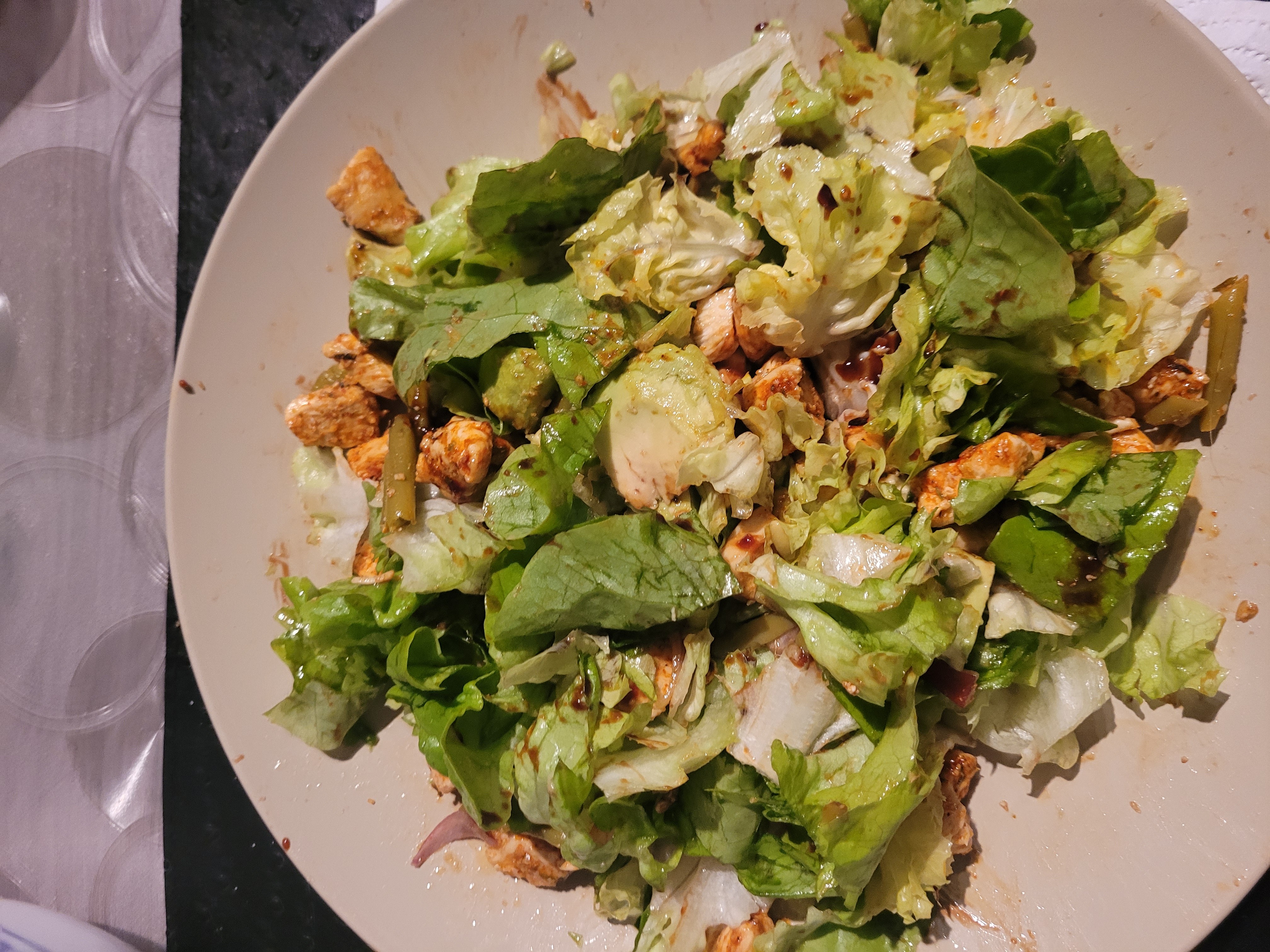 Salade poulet et légumes