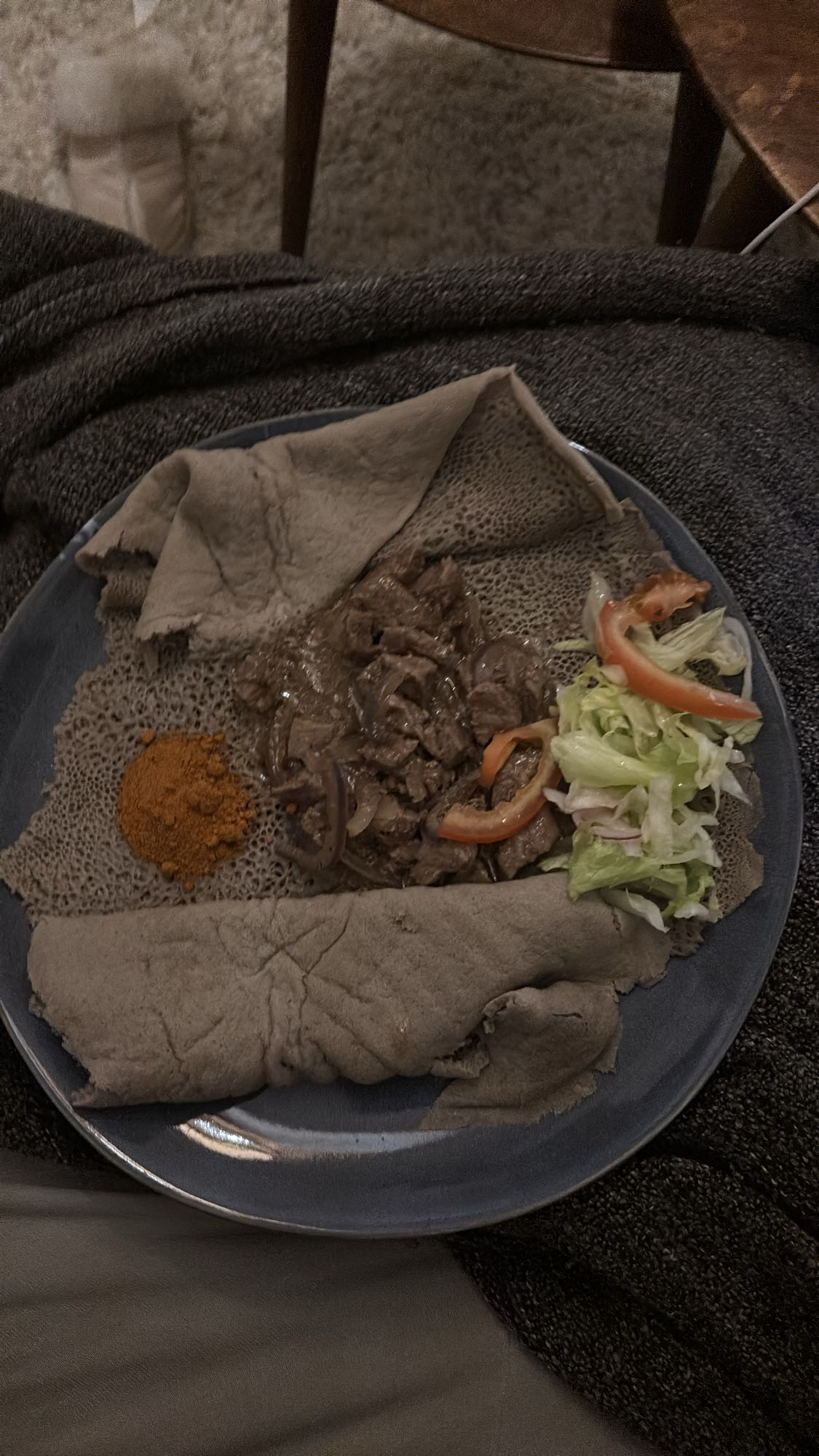 Injera med köttgryta