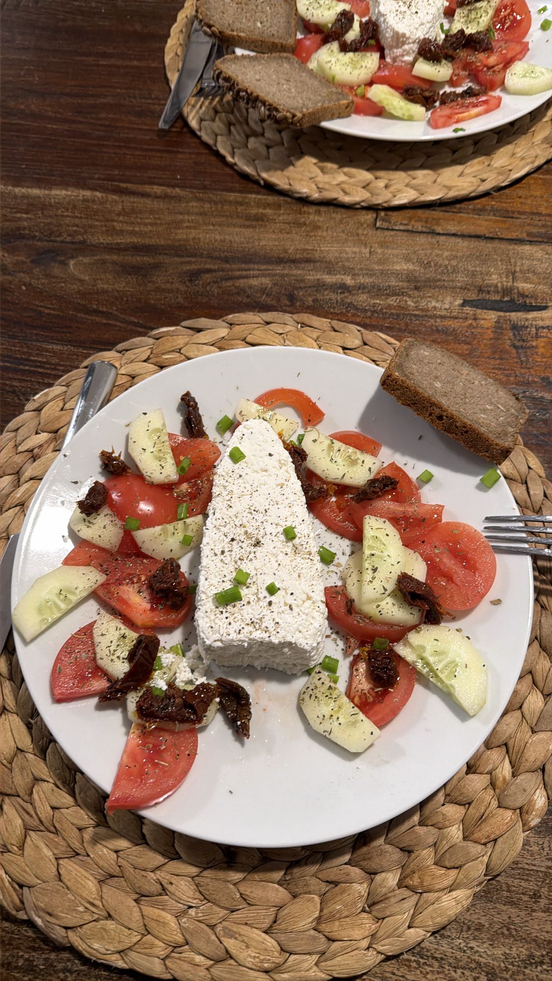 Twaróg z warzywami i chlebem