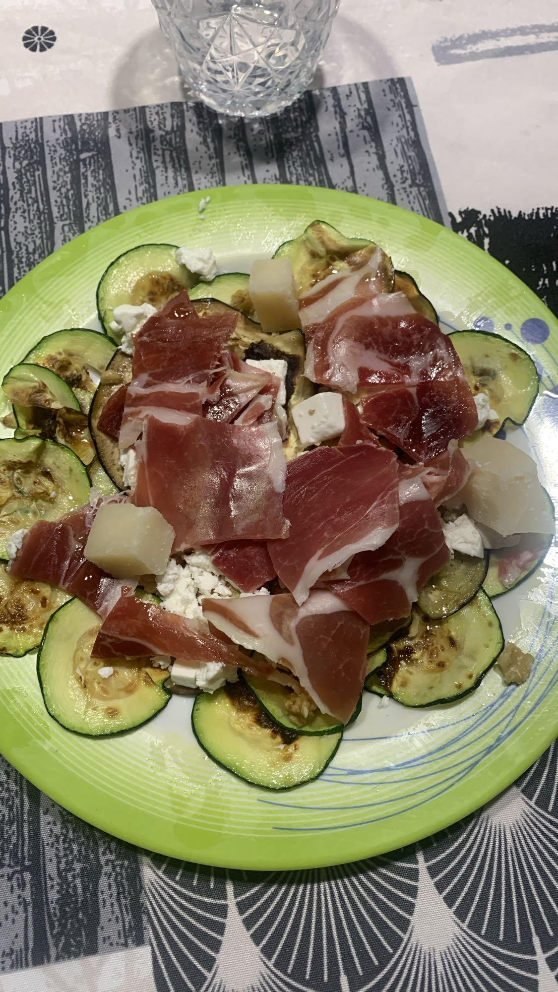 Calabacín con jamón y queso