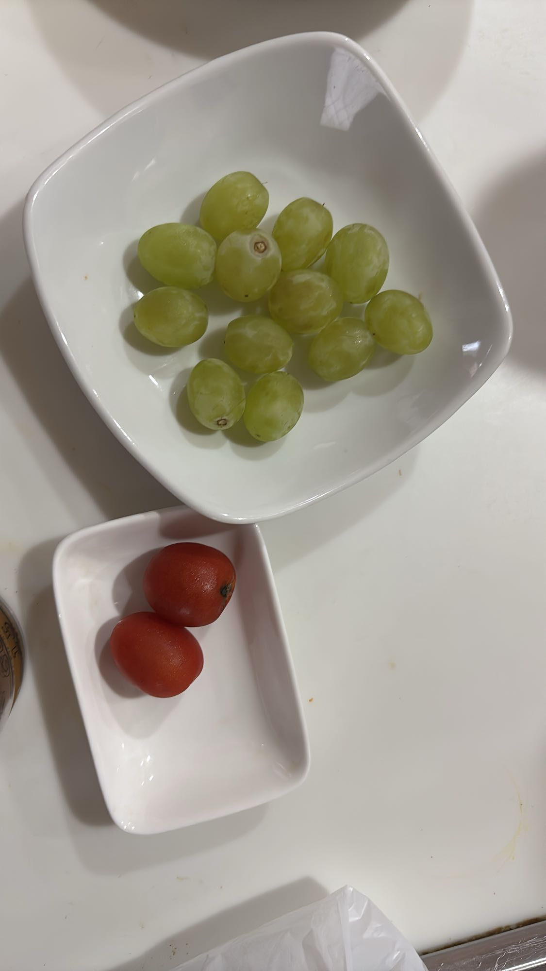 ぶどうとミニトマト