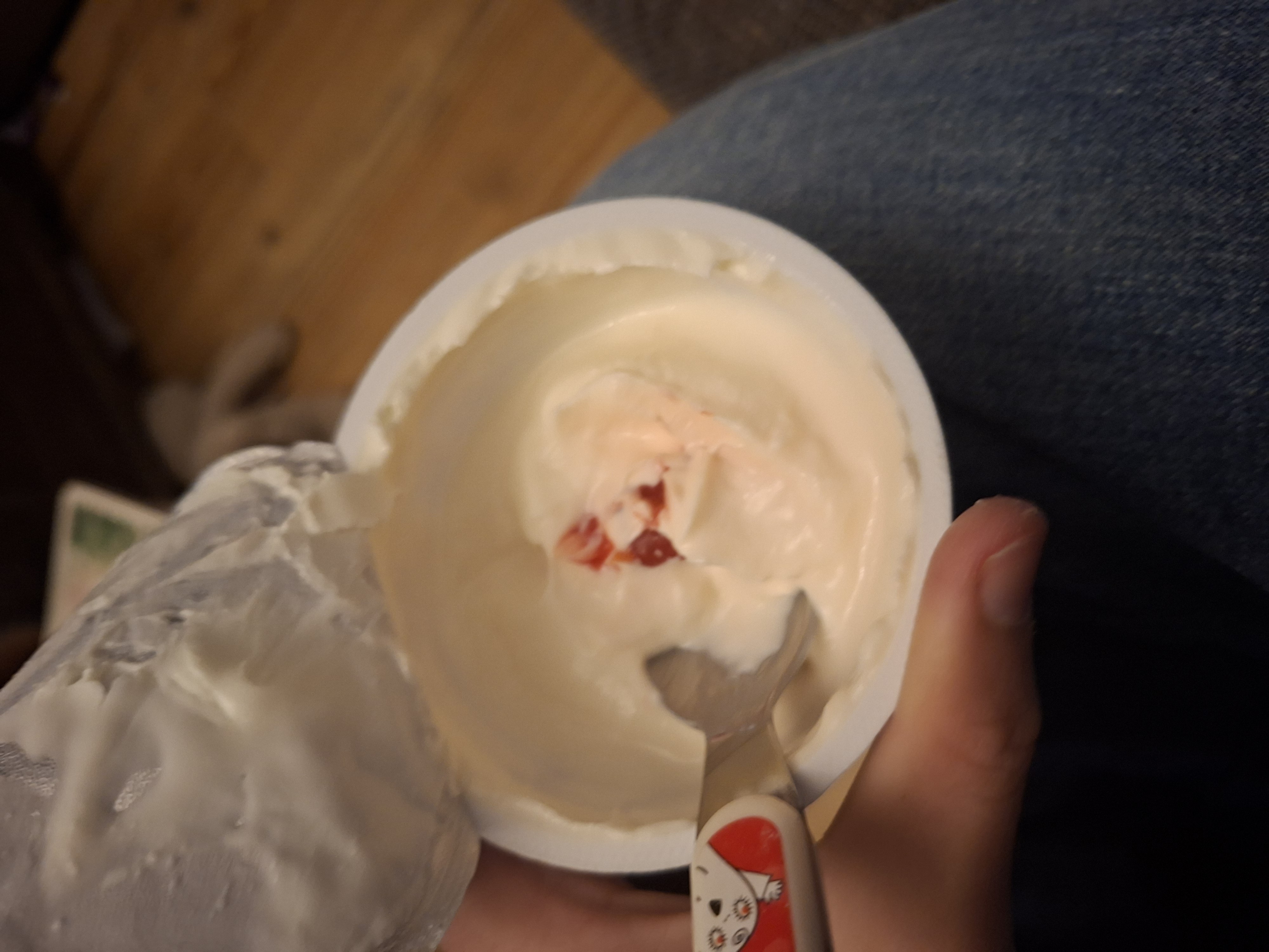 Joghurt mit Erdbeeren