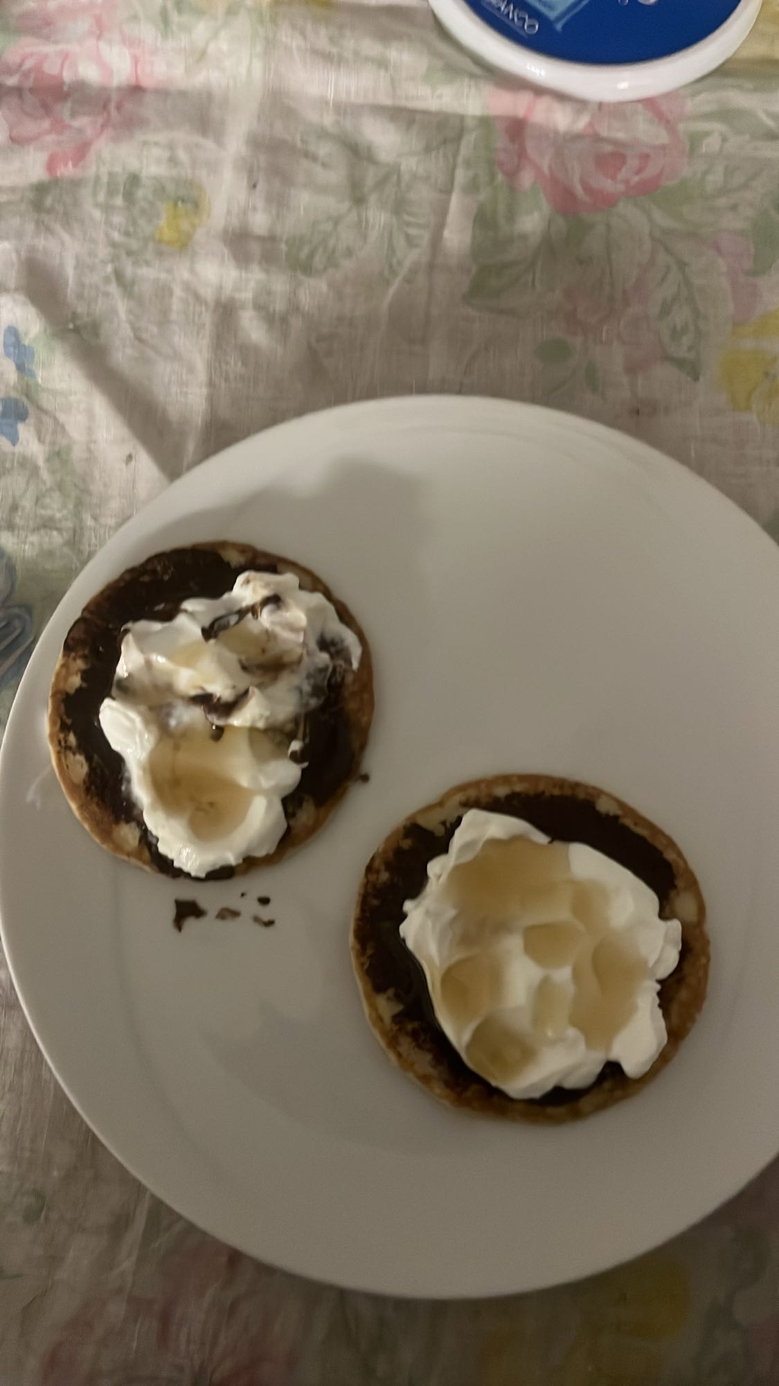 Pancakes with cream & syrup