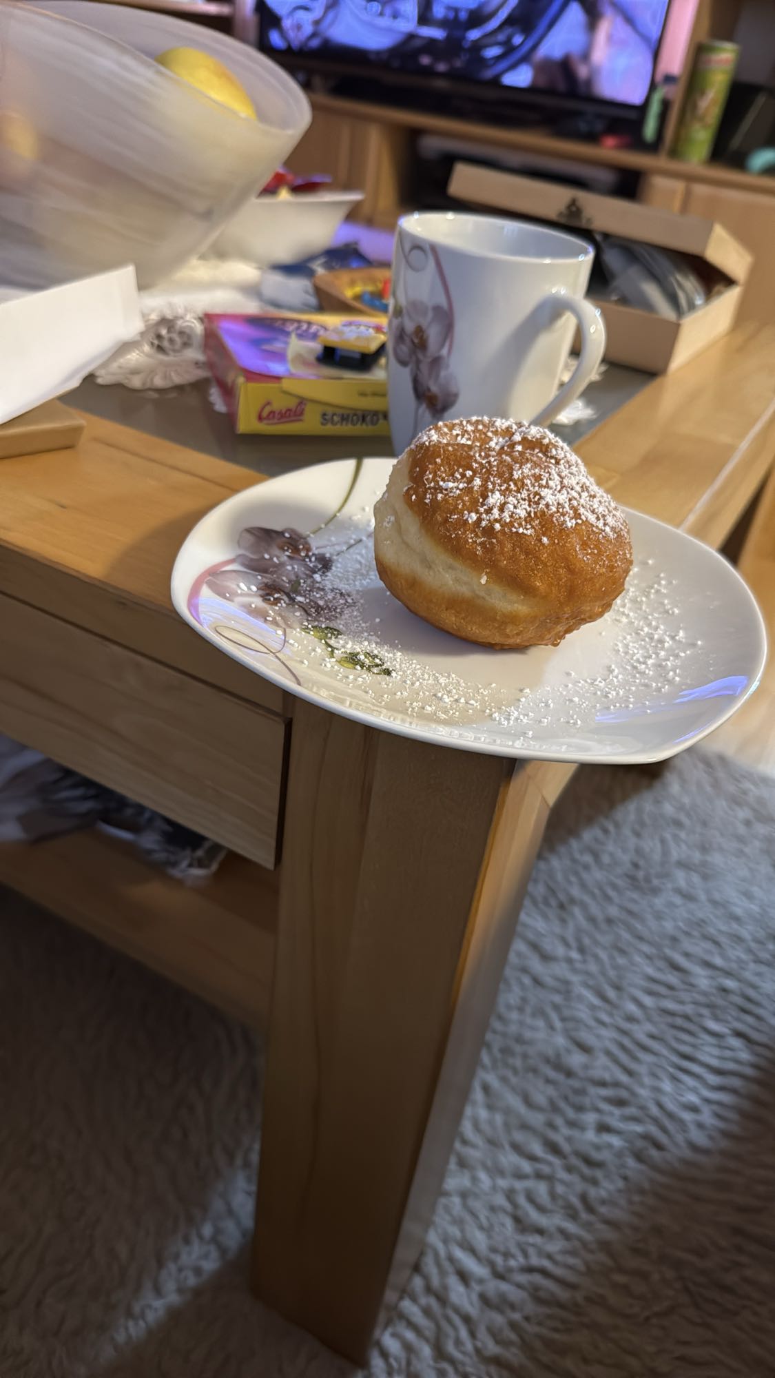 Berliner mit Puderzucker