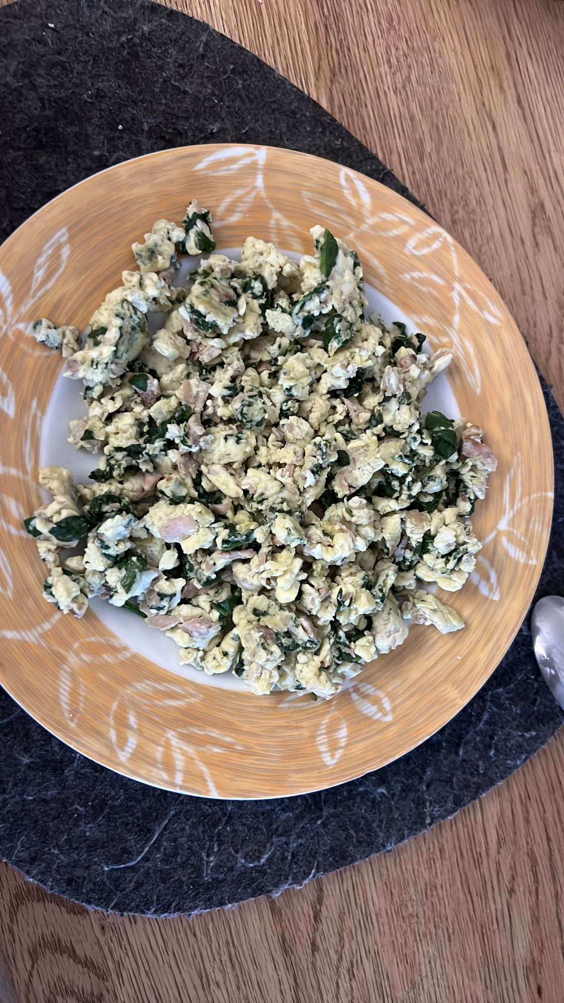 Yumurtalı ıspanak karışımı