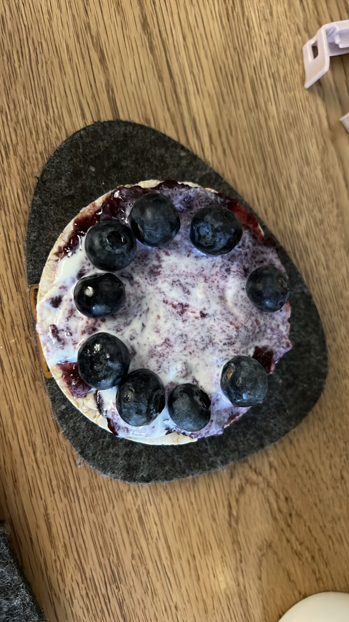 Yaban mersinli pirinç keki