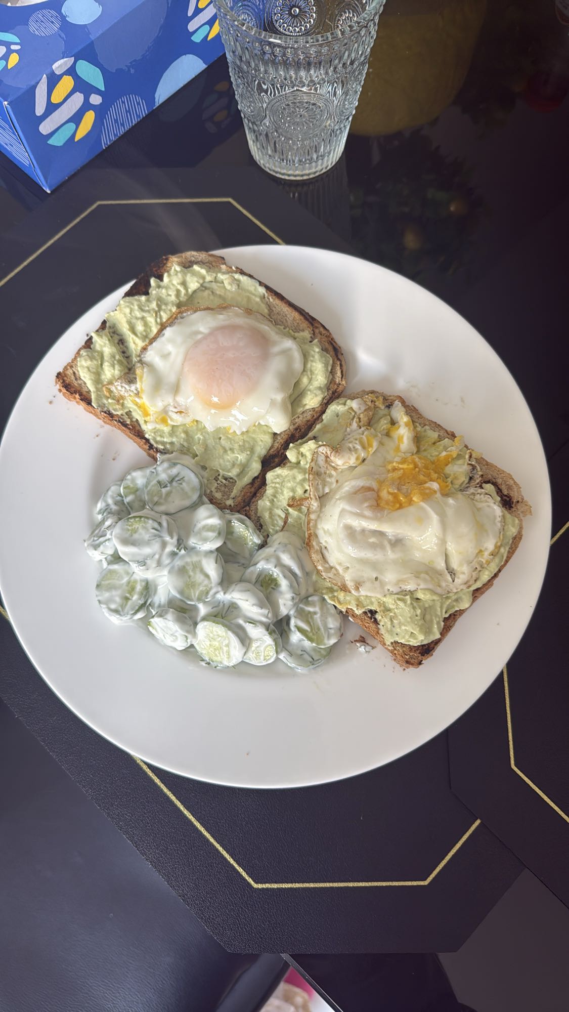 Tartines œuf avocat