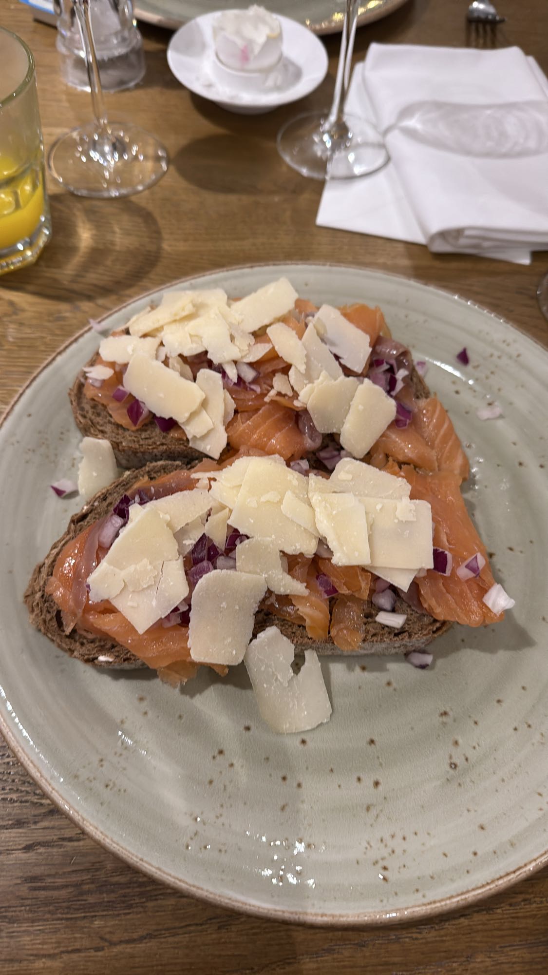 Zalm toast met kaas