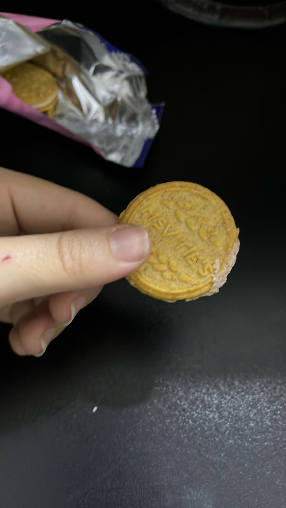 Vanilla cream sandwich cookie