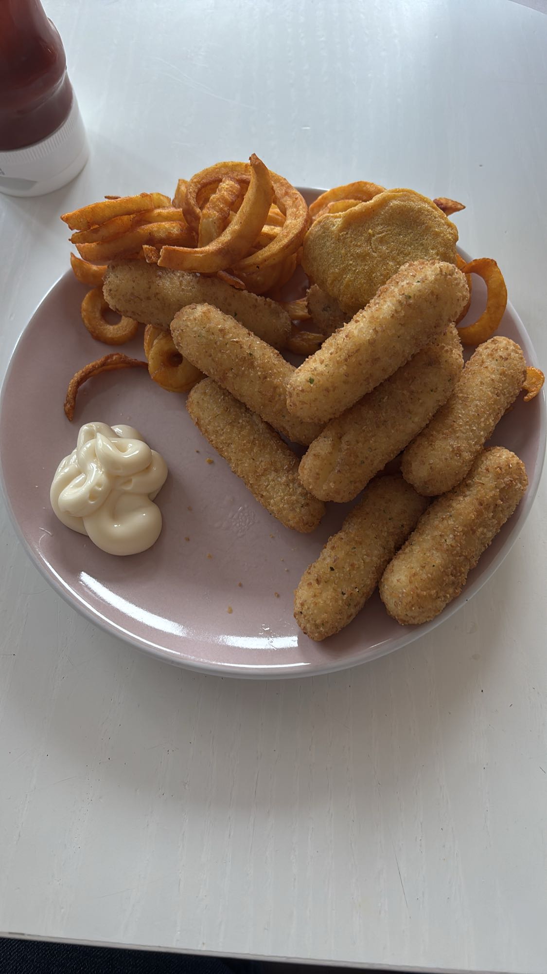 Mozzarella sticks & fries