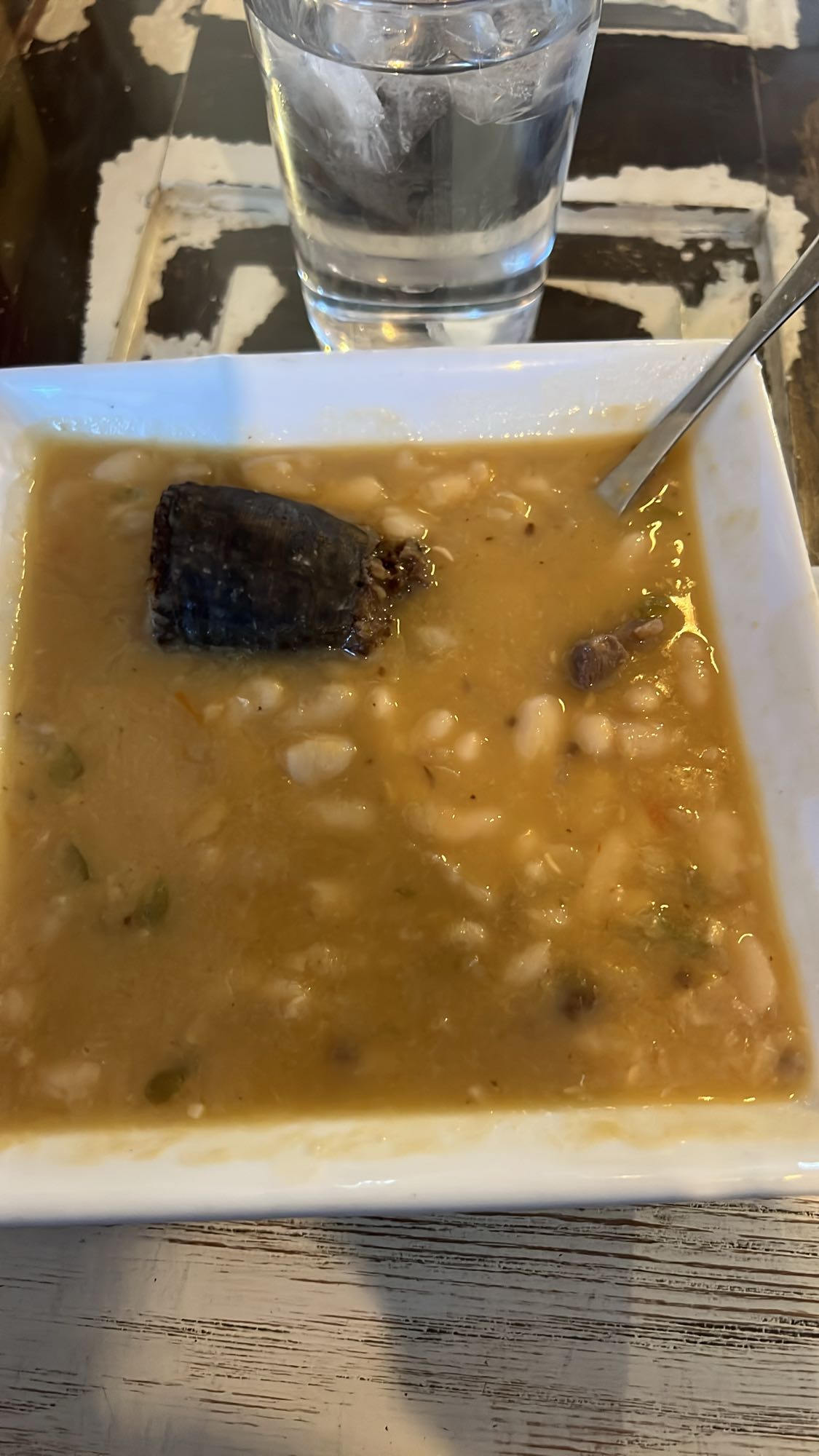 Sopa de alubias con chorizo