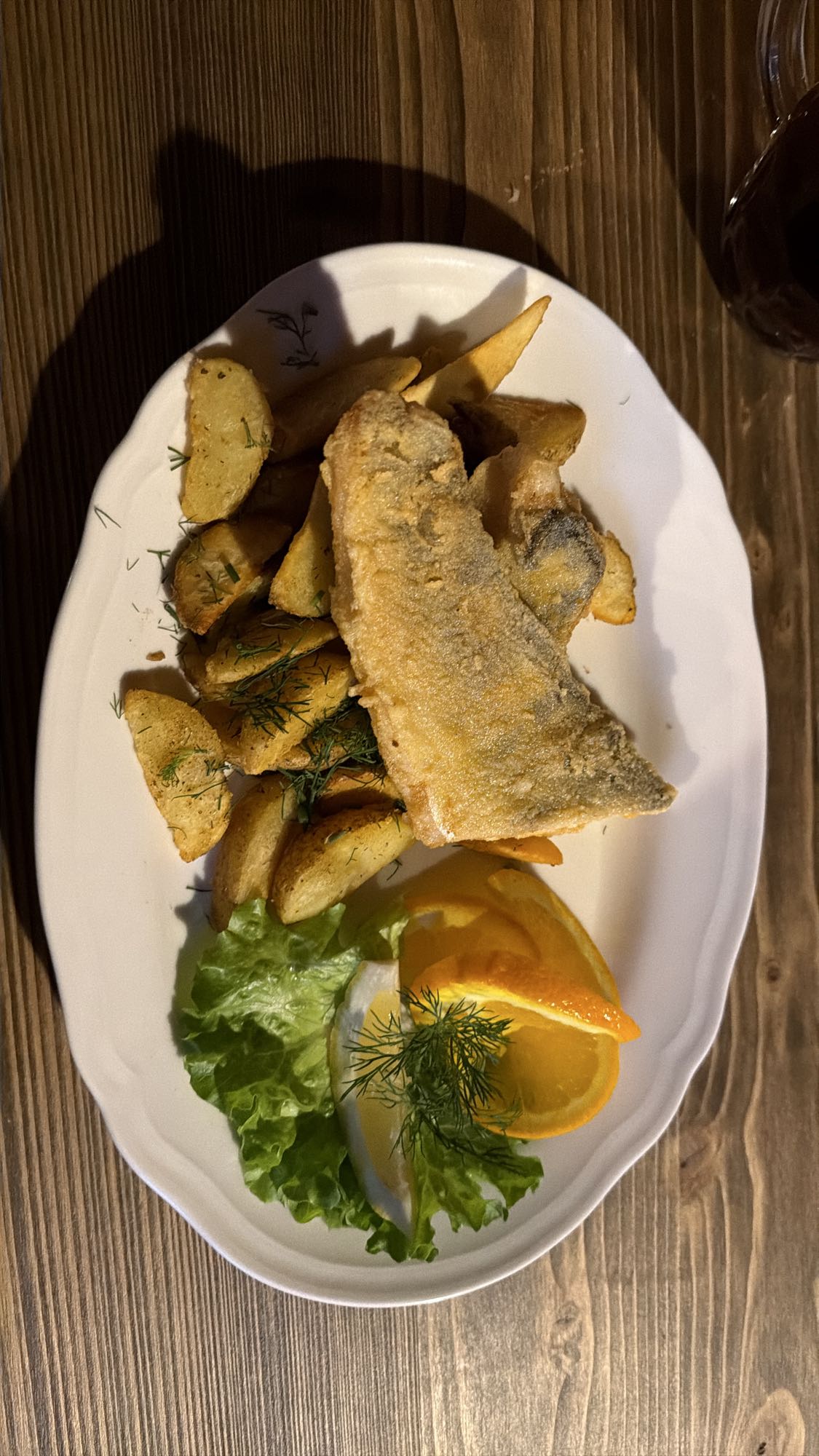 Smażona ryba z ziemniakami