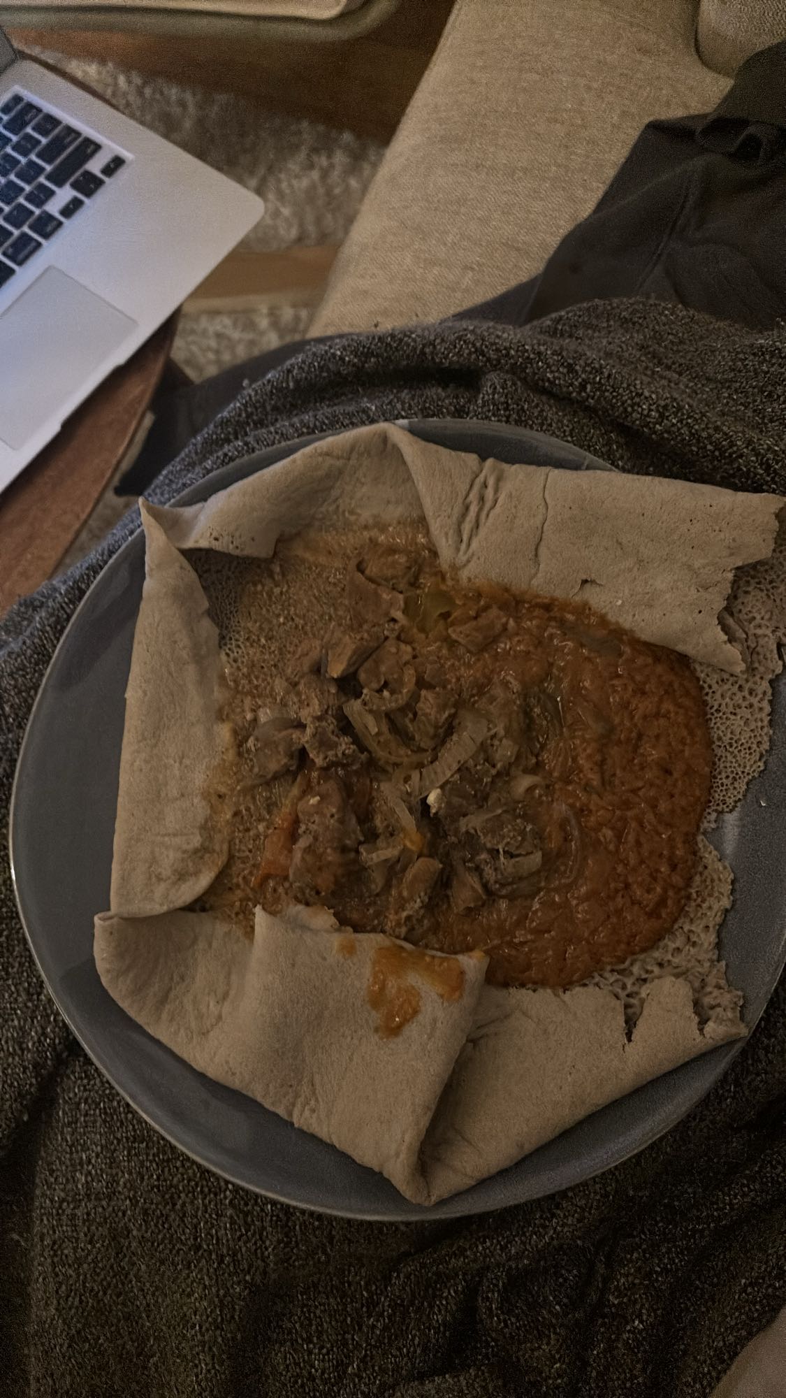 Injera med köttgryta