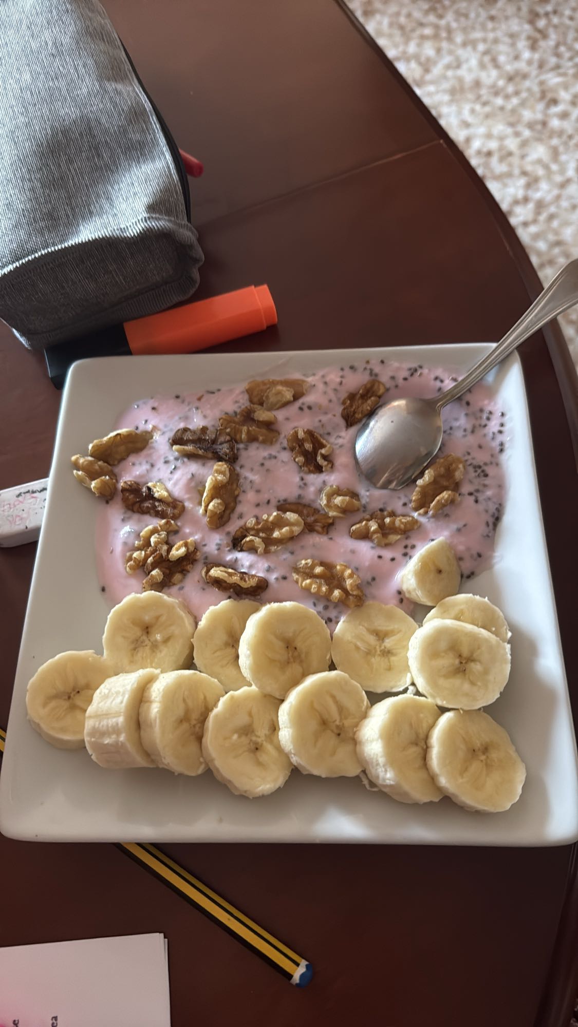 Yogur con plátano y nuez