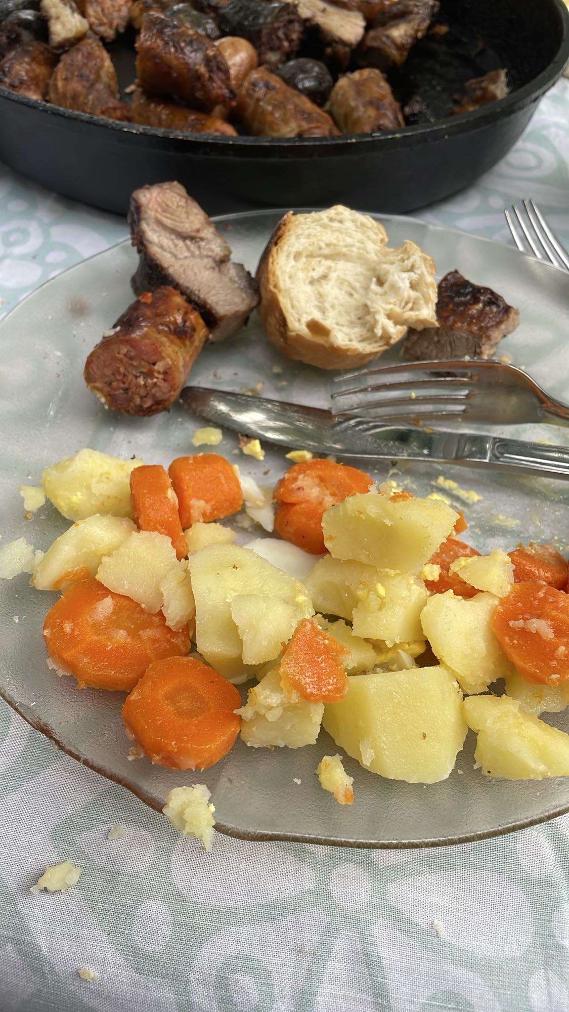 Asado con ensalada rusa