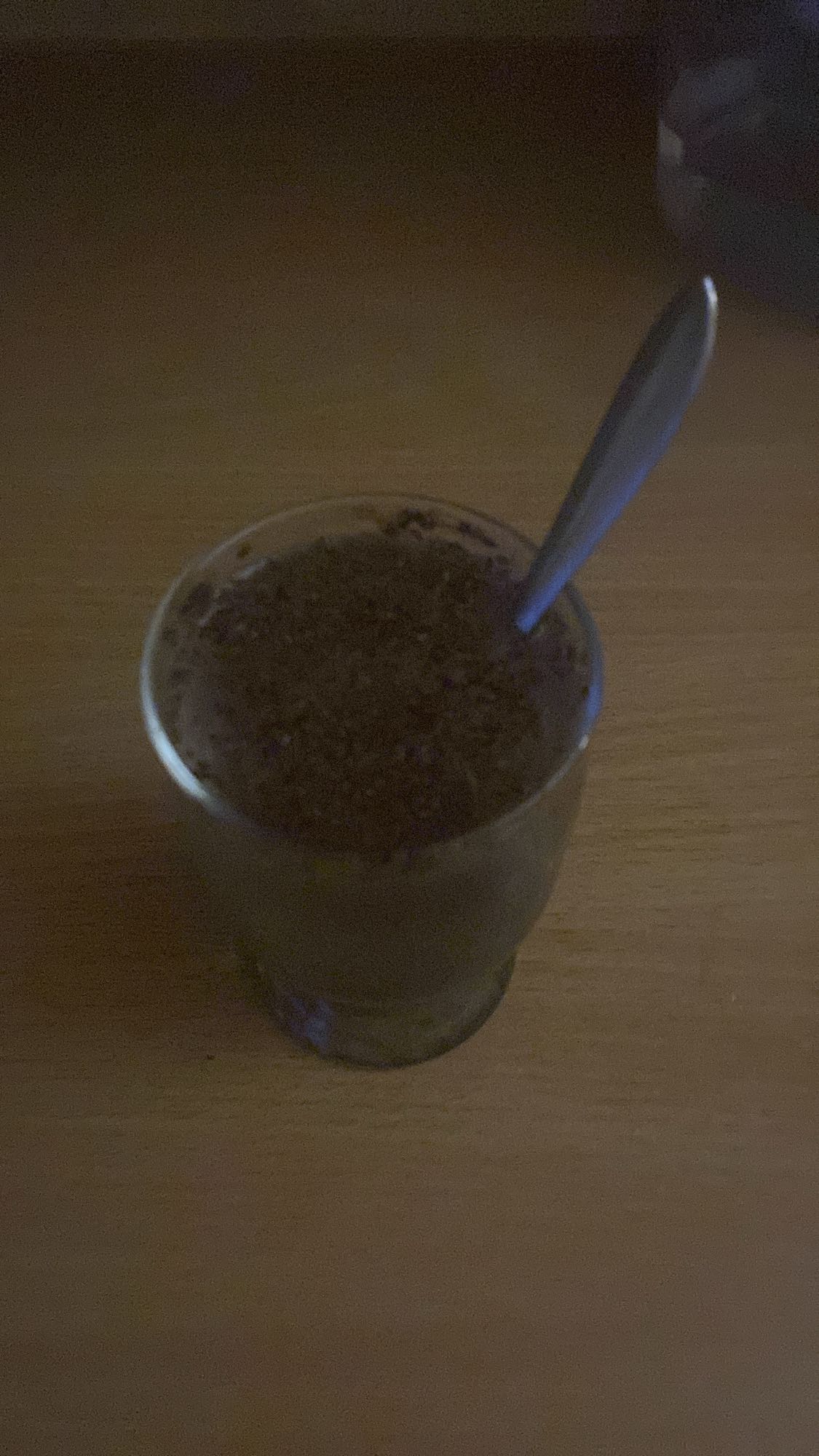 czekoladowy deser w szklance