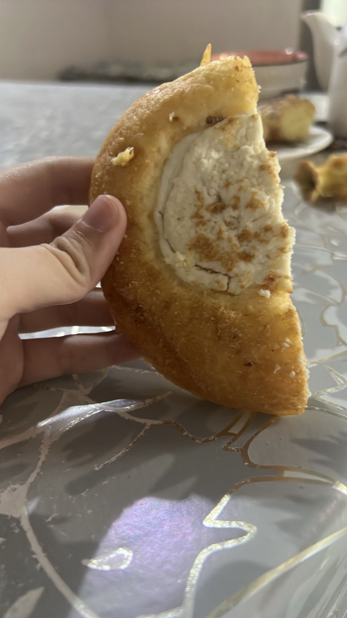 жареная лепешка с творогом