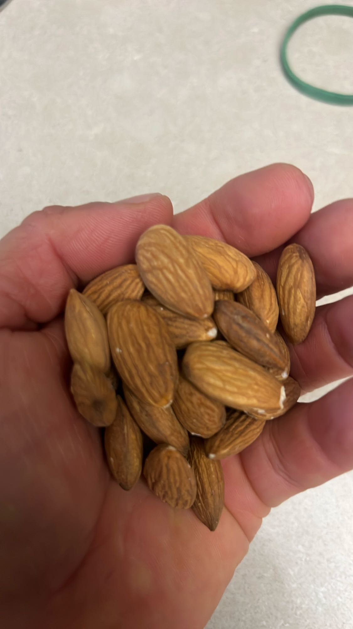 Badem atıştırmalık