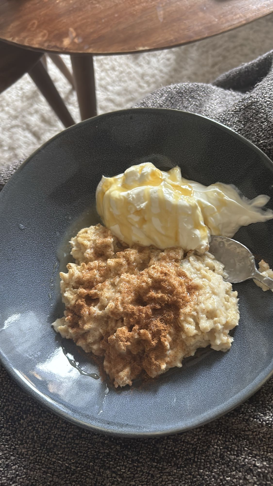 Havregrynsgröt med yoghurt