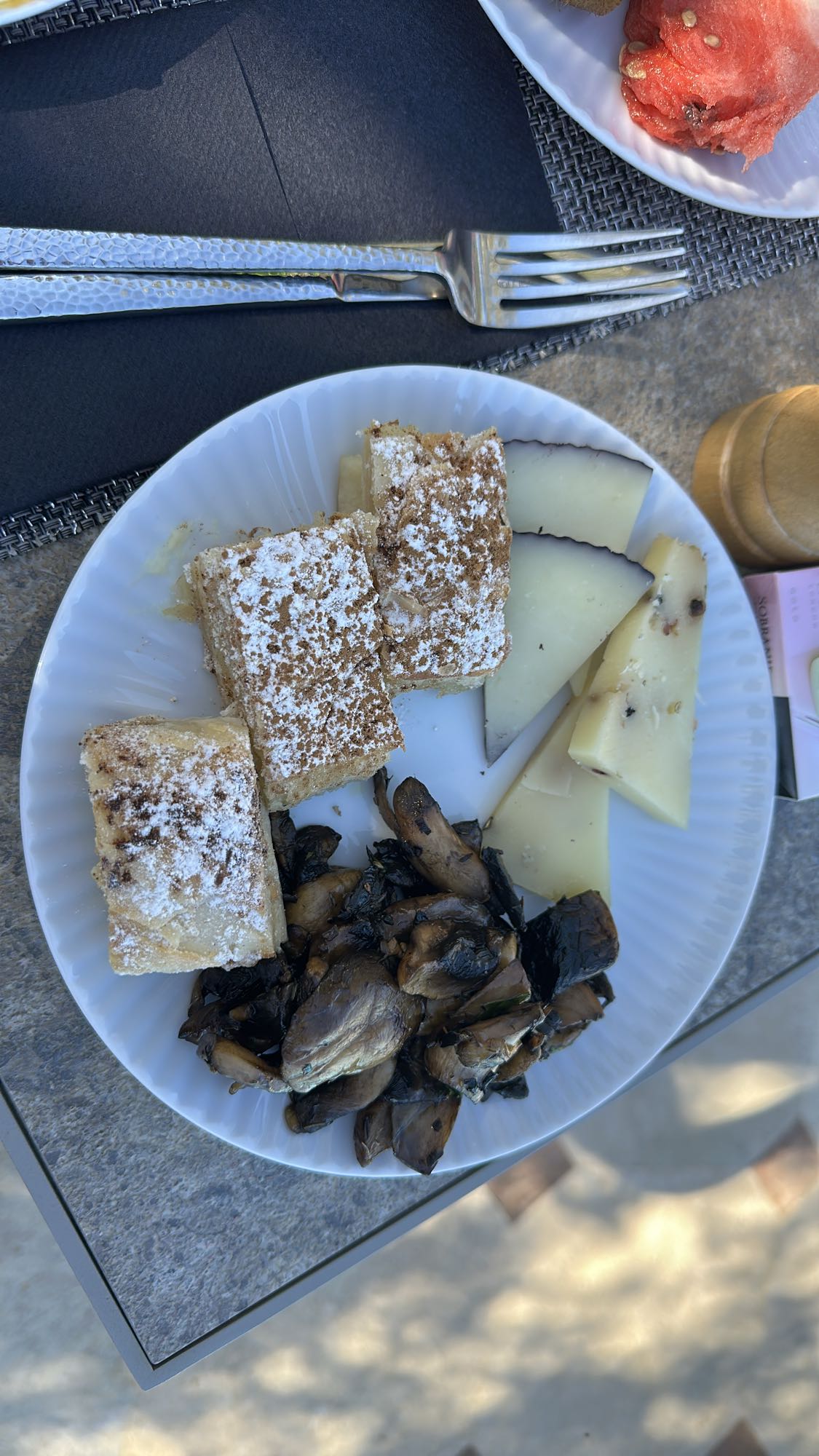 Cheese, pastry & mushrooms