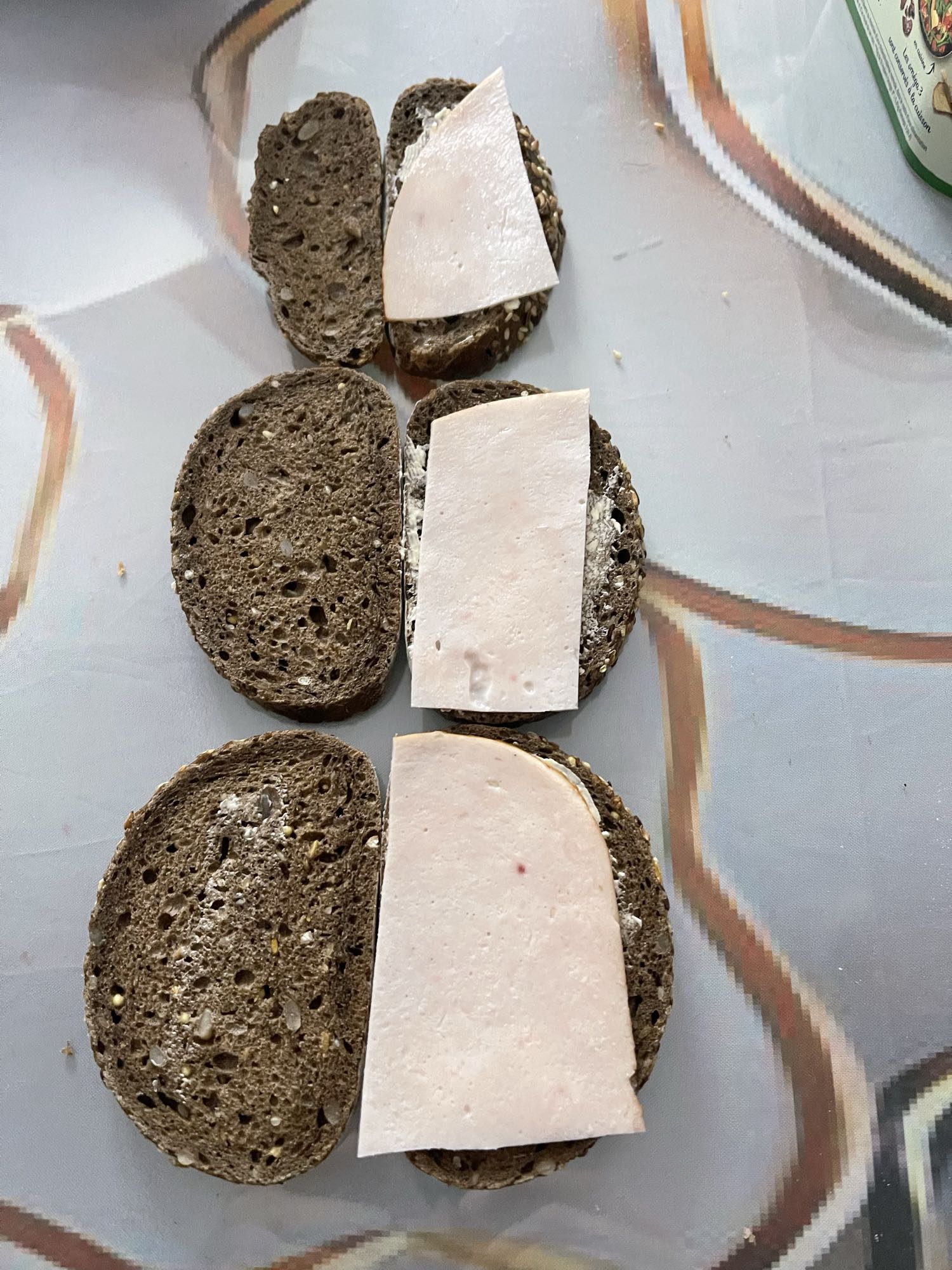 Mini sandwichs au pain noir