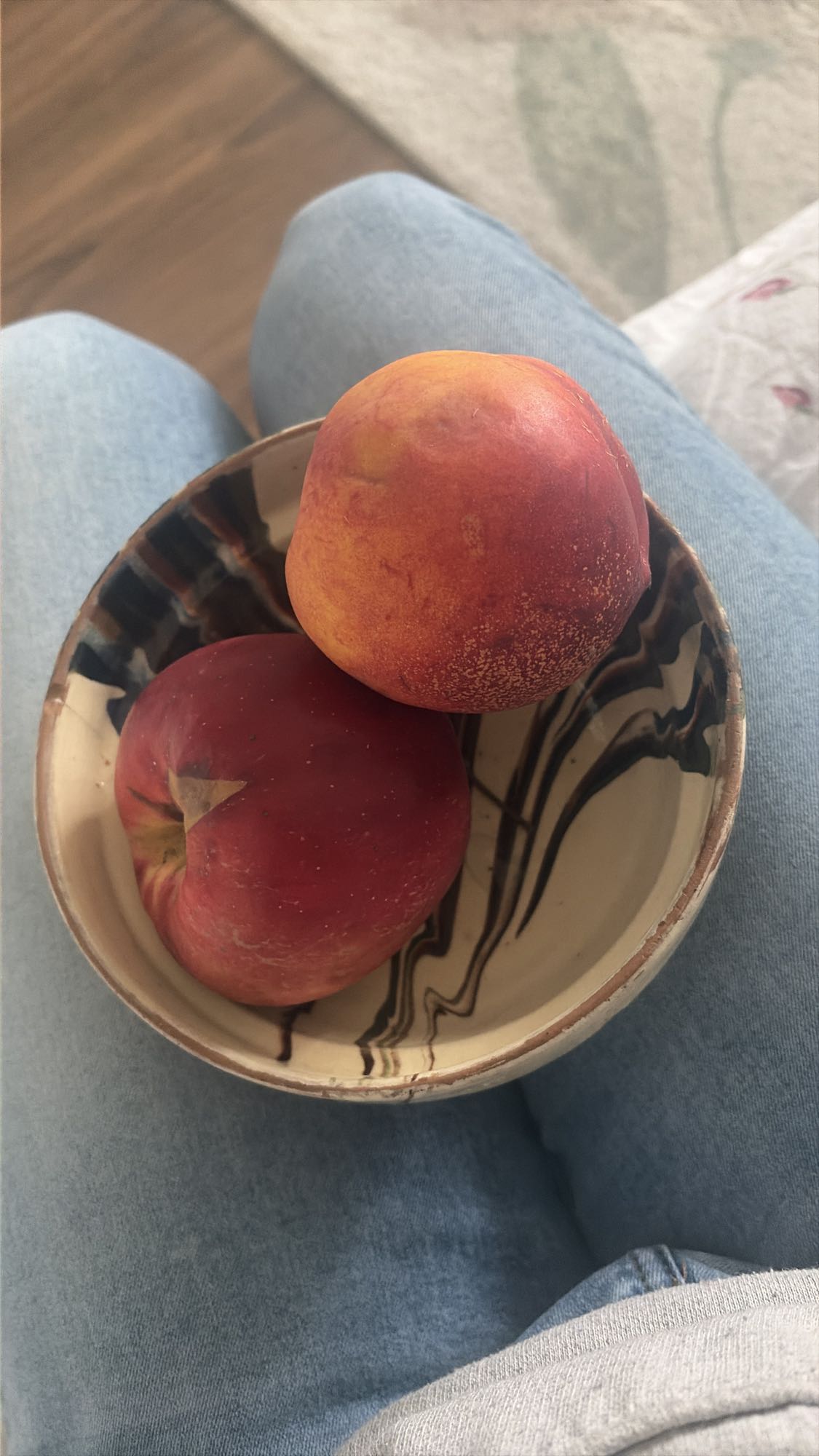 Fructe proaspete în bol