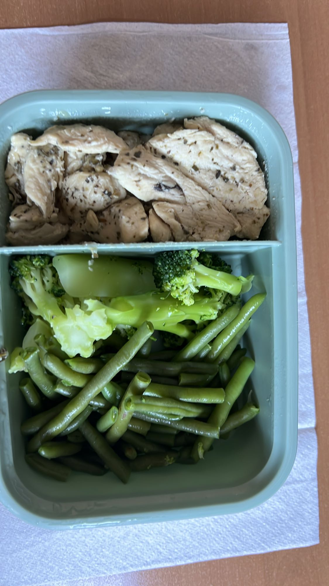 Tavuklu Sebze Kutusu