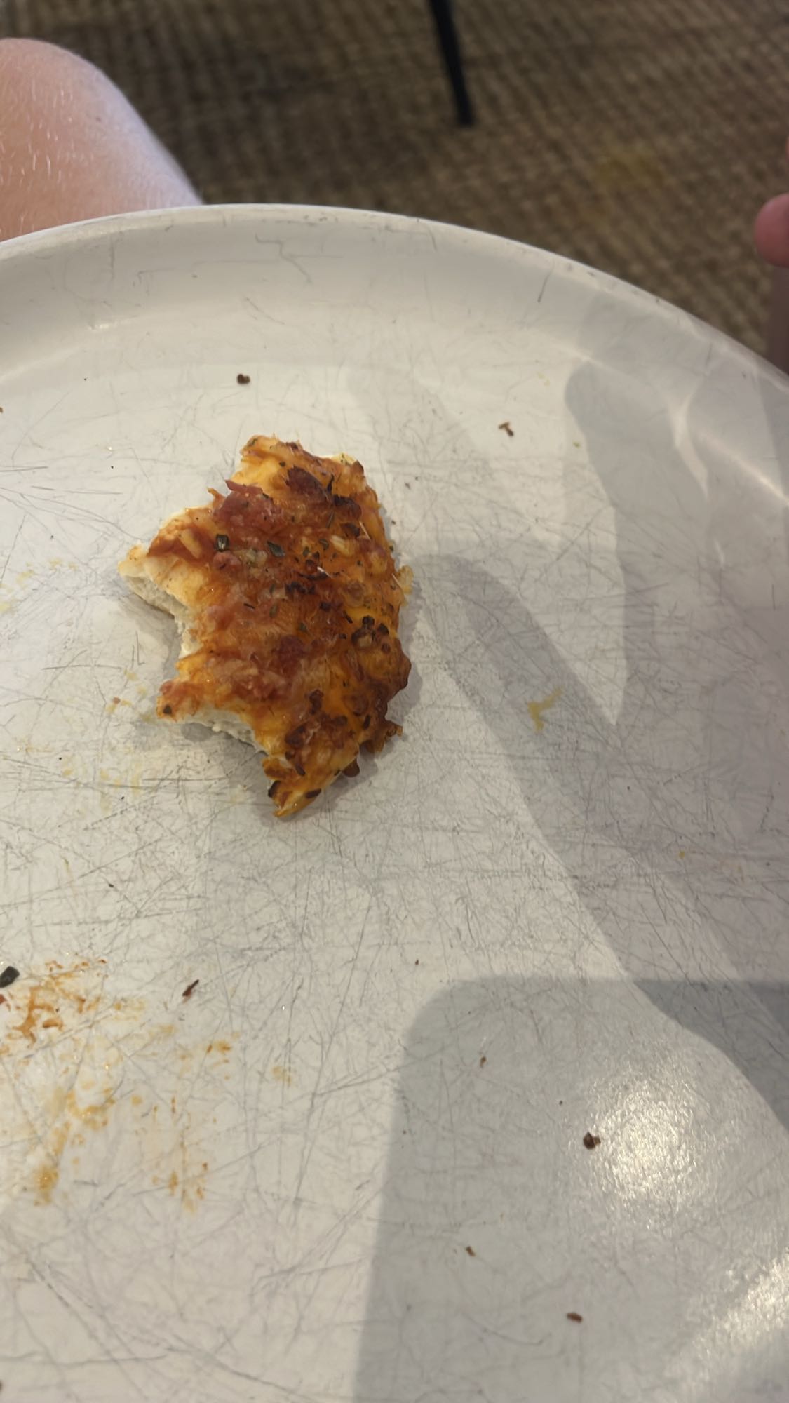 Pizza crust slice