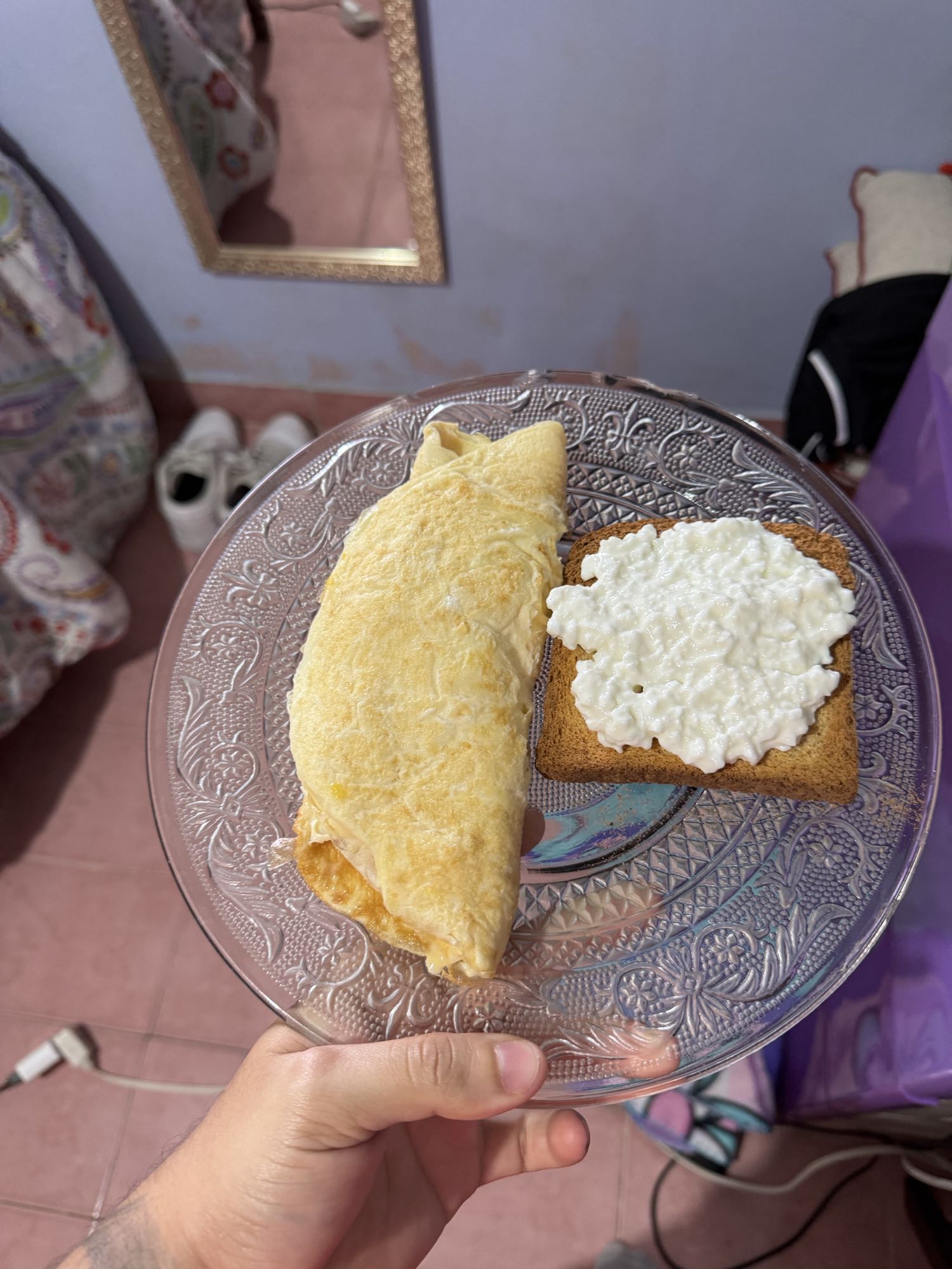Omelette con pan y queso