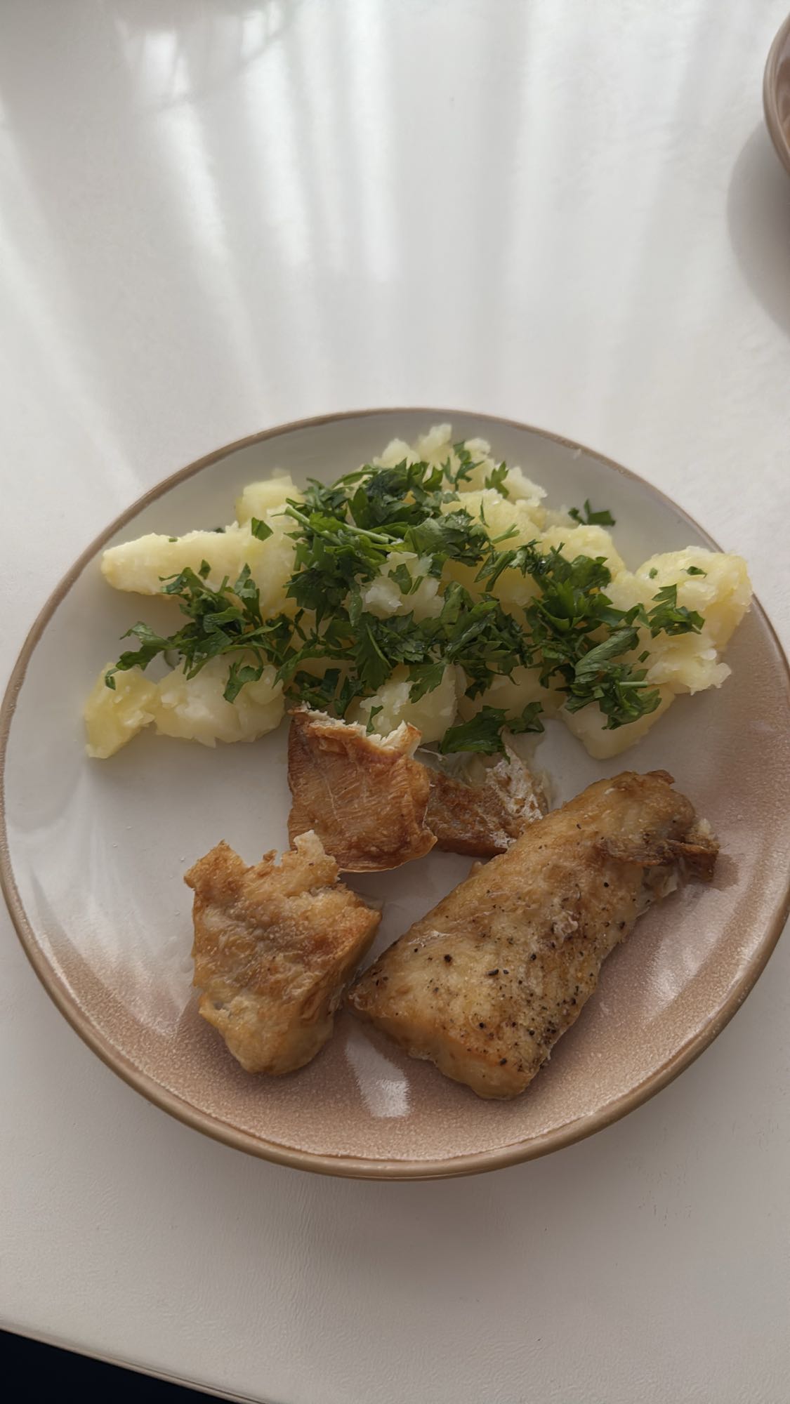 Pește cu cartofi fierți