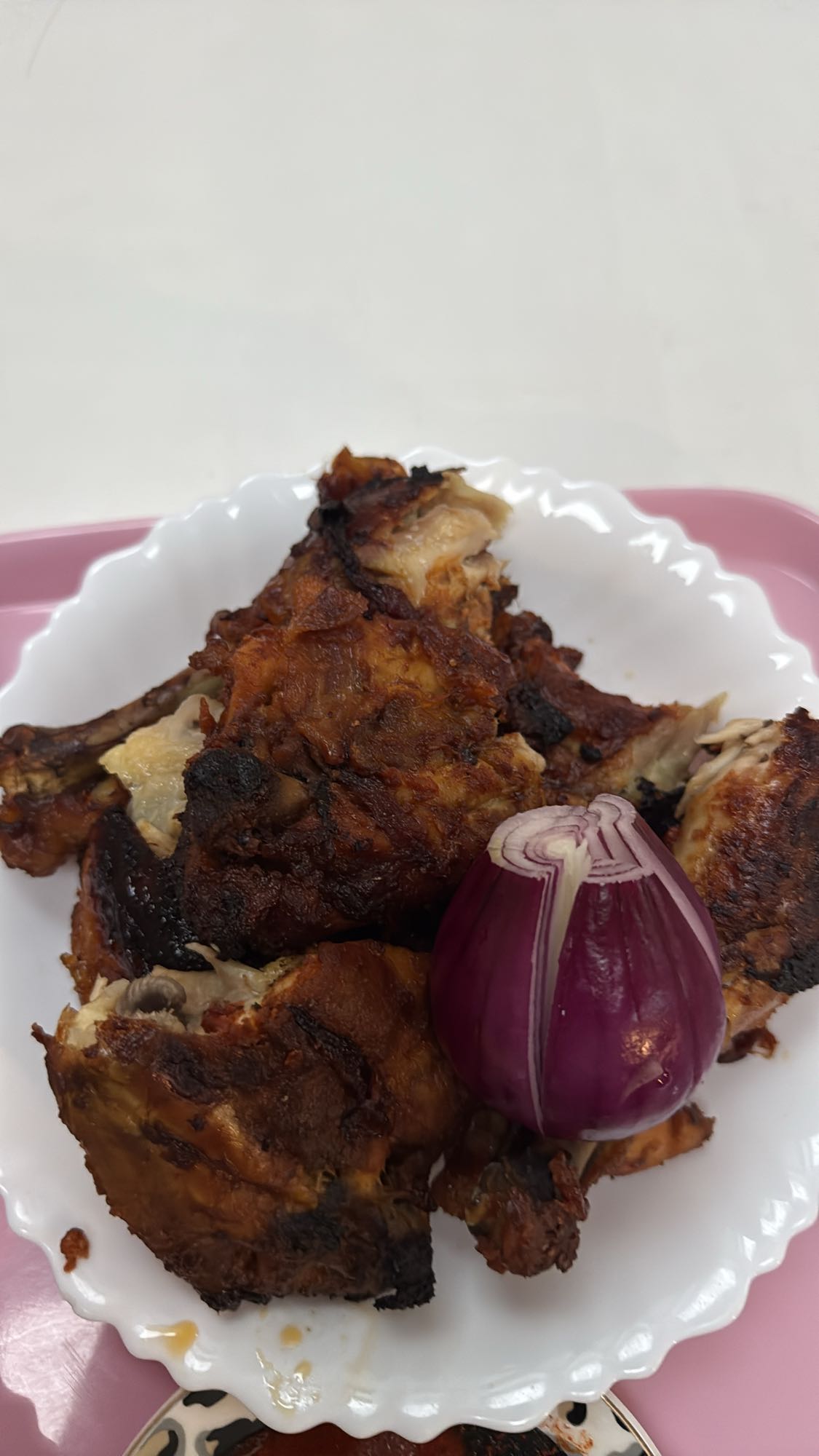 Grillet kylling med rødløk