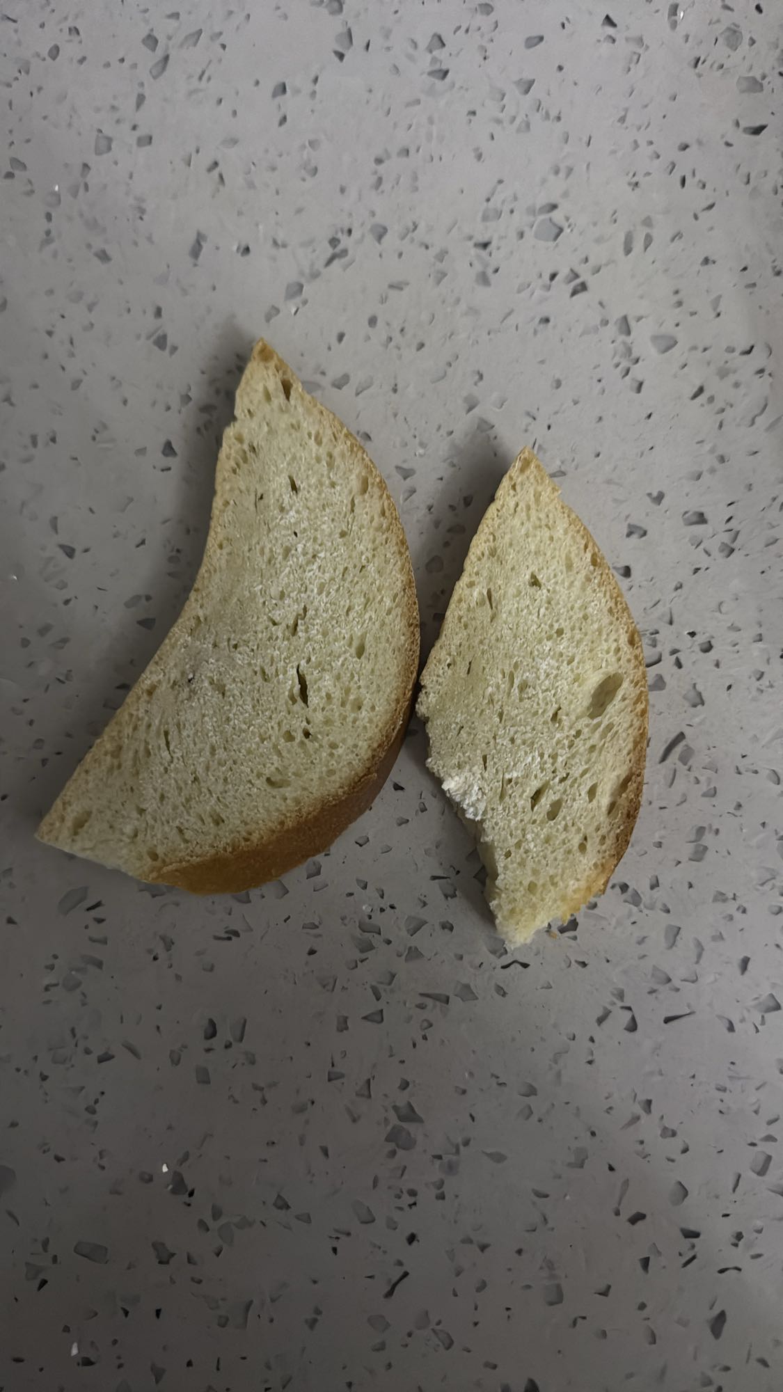 Ломтики белого хлеба