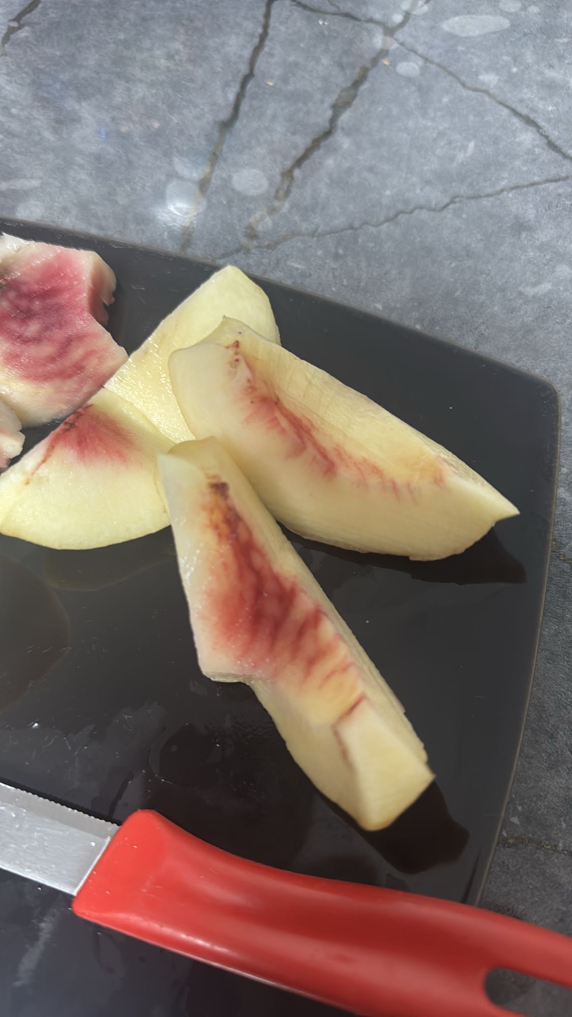 Sliced white peach