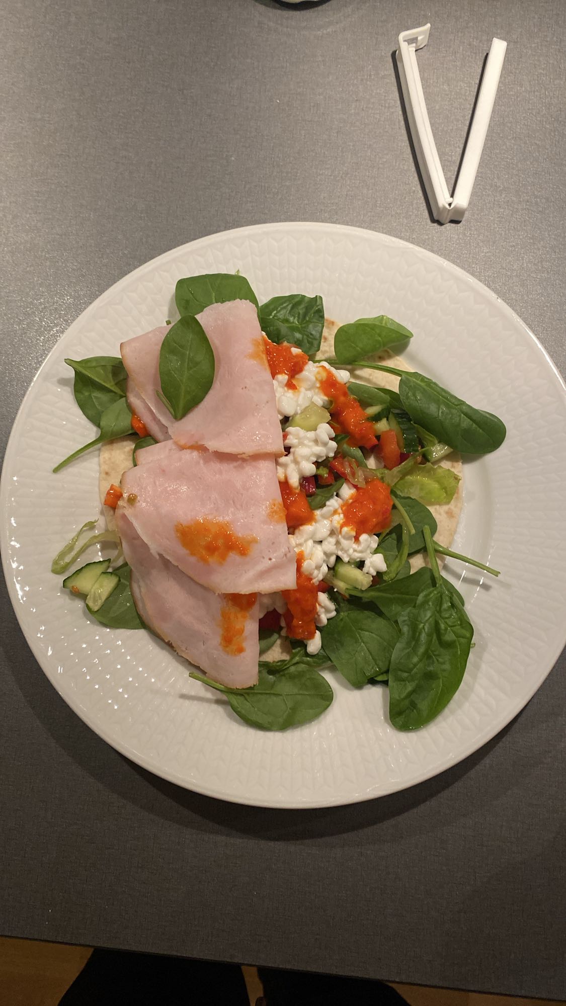 Skinkwrap med grönsaker