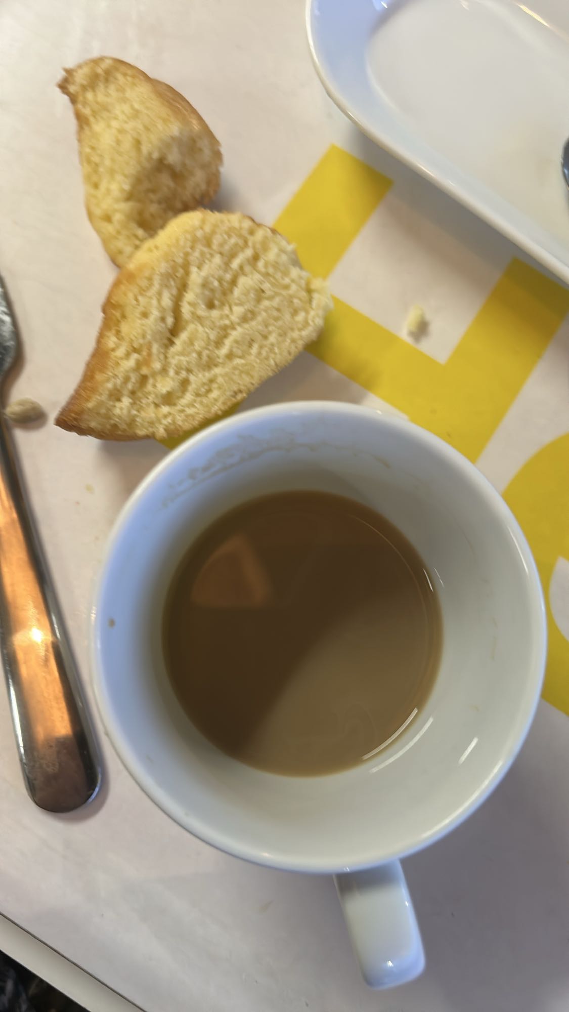 Café au lait et madeleine