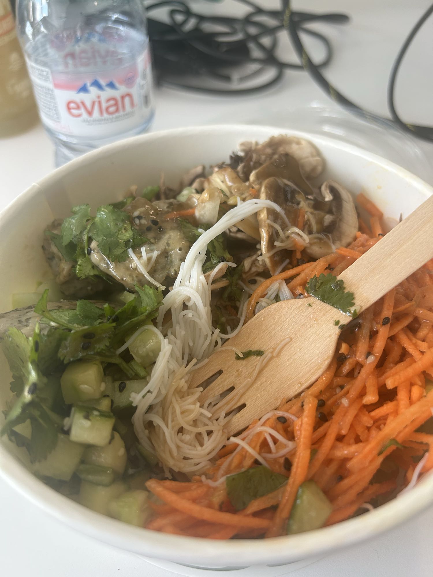 Salade nouilles asiatique