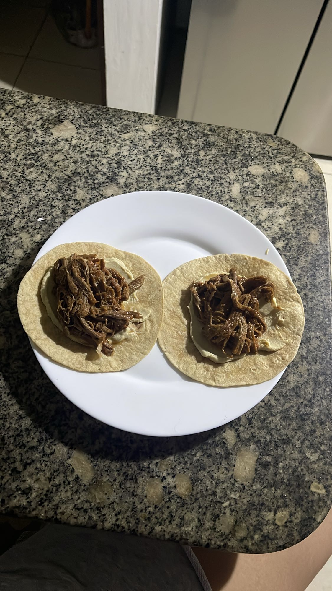Tacos de carne deshebrada