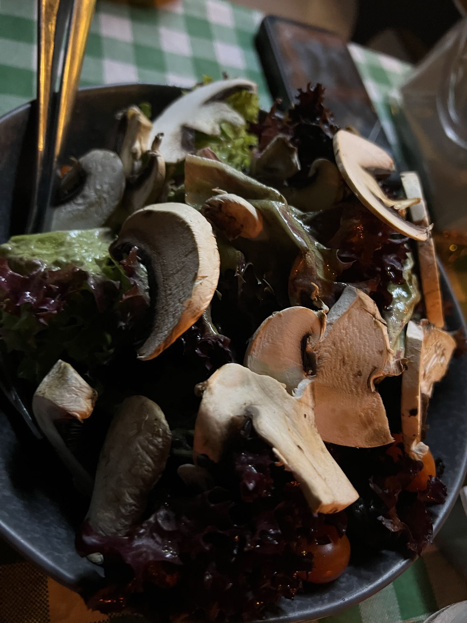 Mushroom Leafy Salad