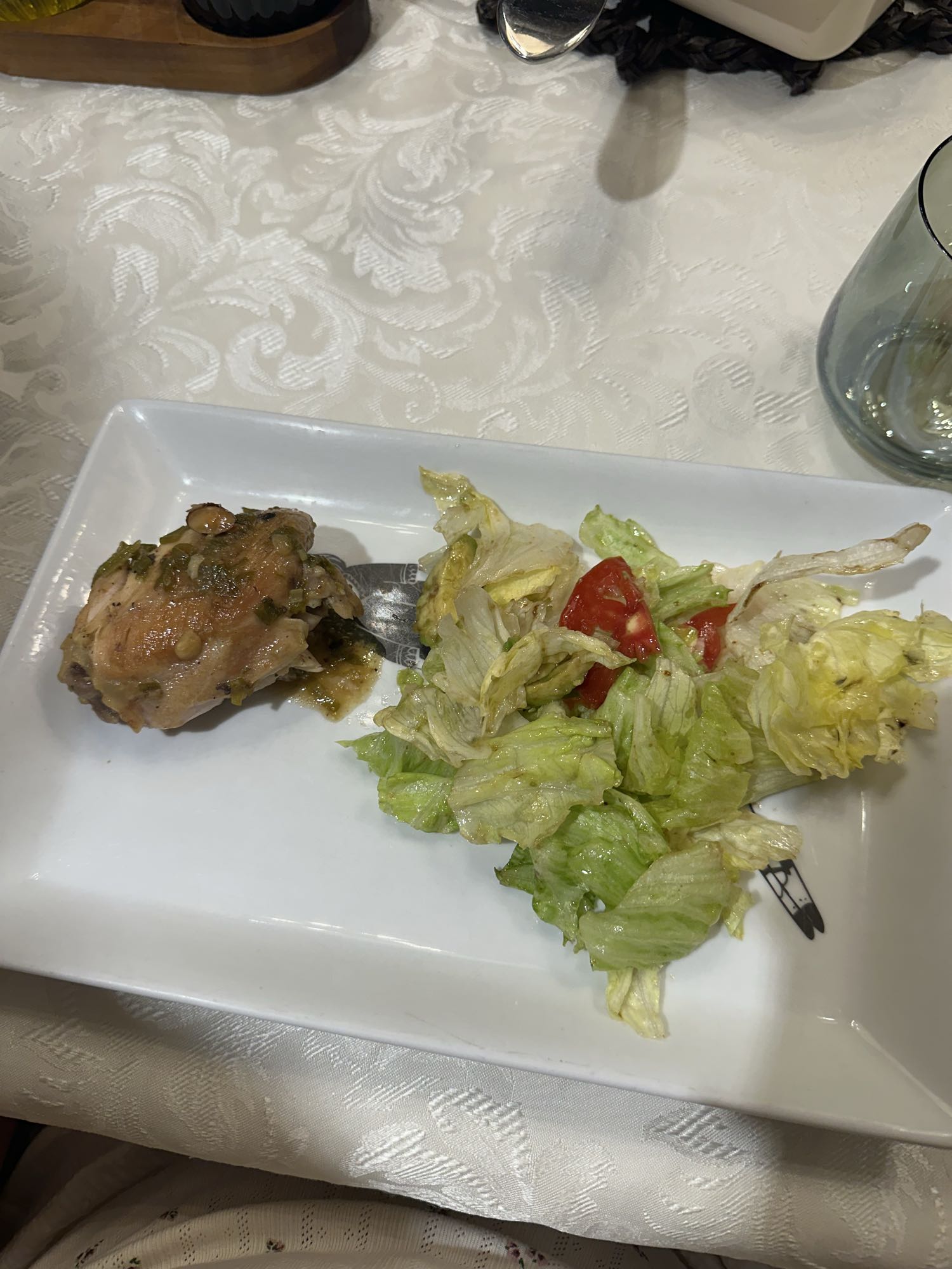 Pollo con ensalada