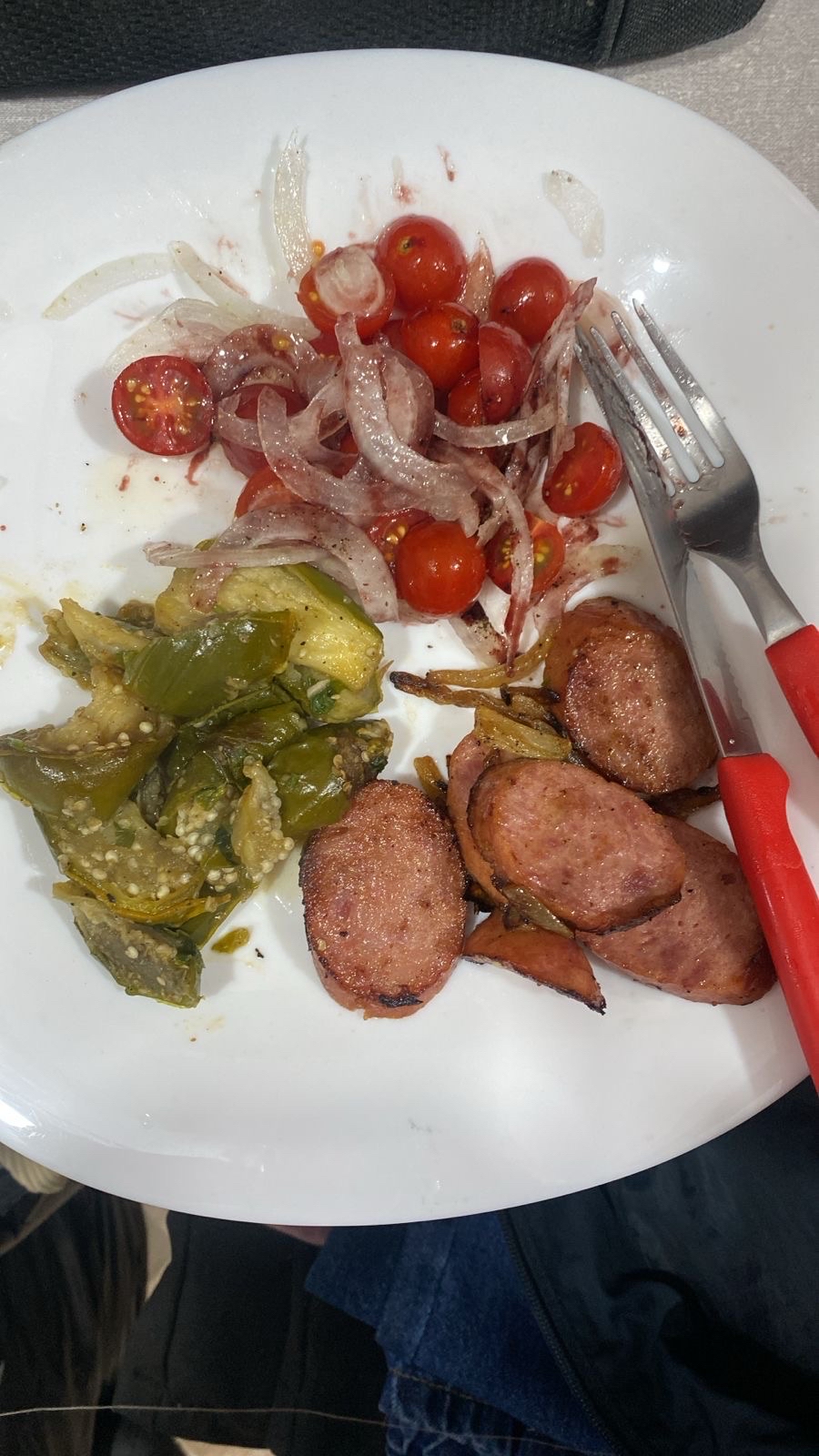 Linguiça com legumes