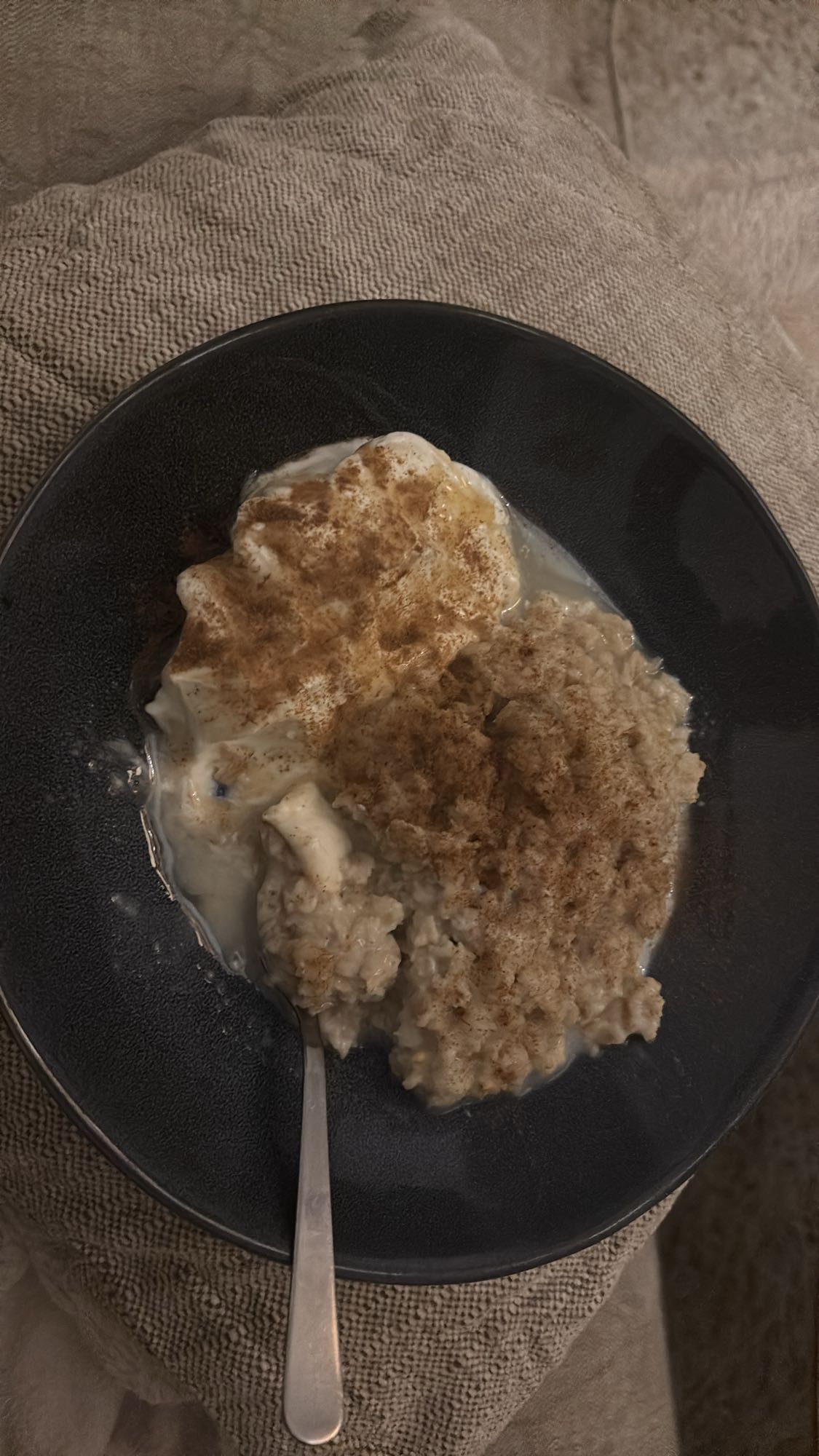 Havregrynsgröt med yoghurt