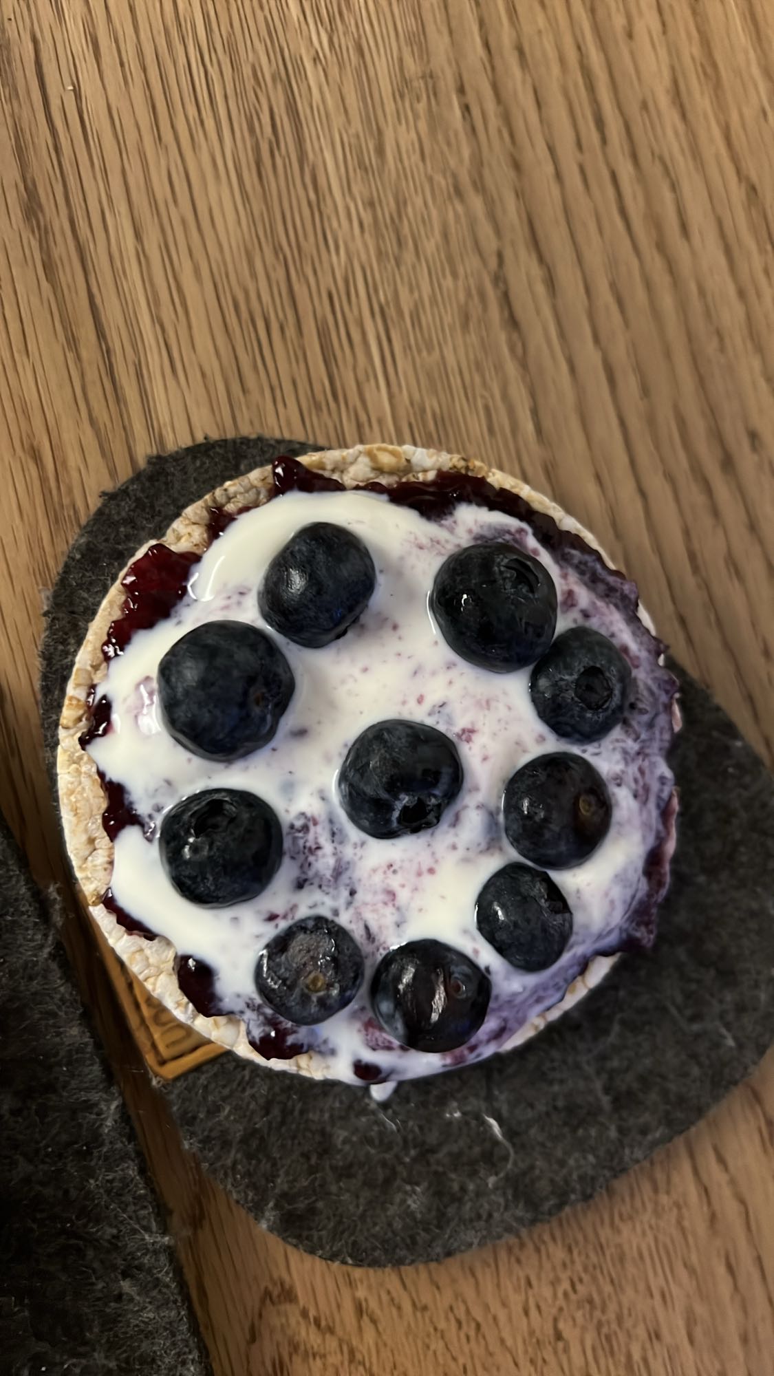 Arroz con yogur y arándanos